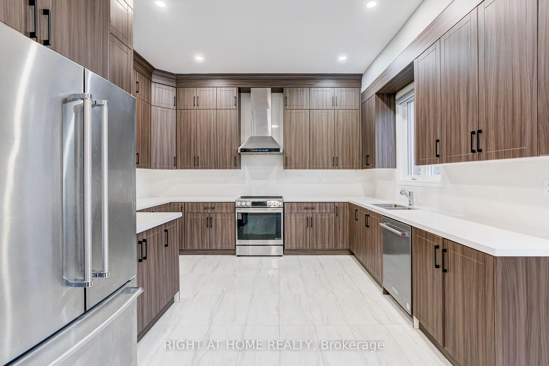 Photo 11 of Unit 7, 487 Aztec Drive, Oshawa, McLaughlin — HOMEH