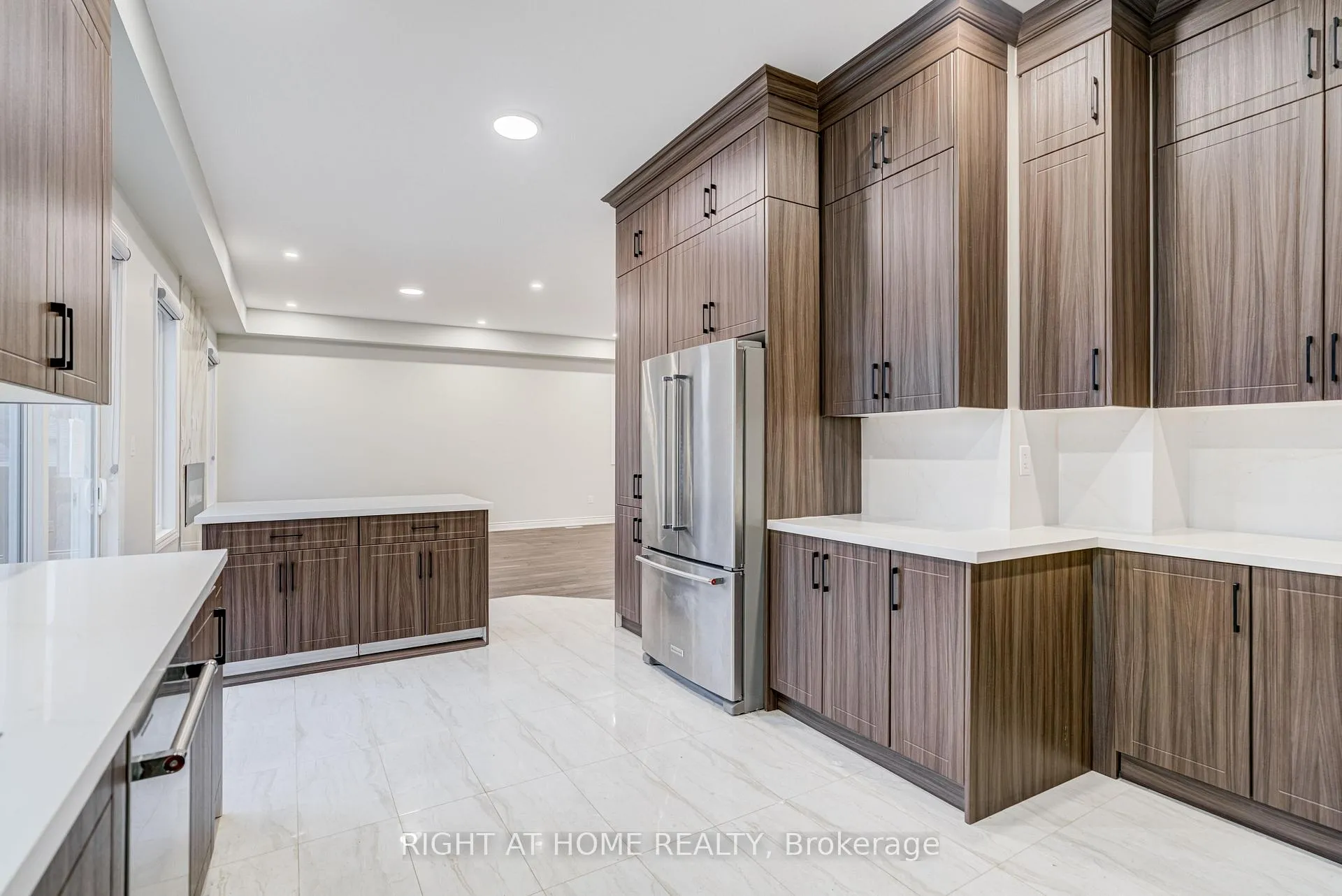 Photo 13 of Unit 7, 487 Aztec Drive, Oshawa, McLaughlin — HOMEH