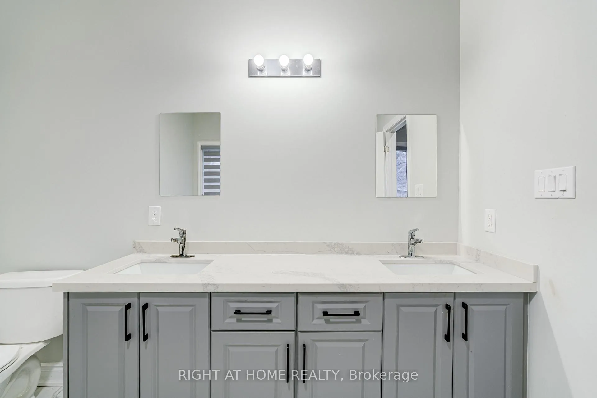Photo 21 of Unit 7, 487 Aztec Drive, Oshawa, McLaughlin — HOMEH