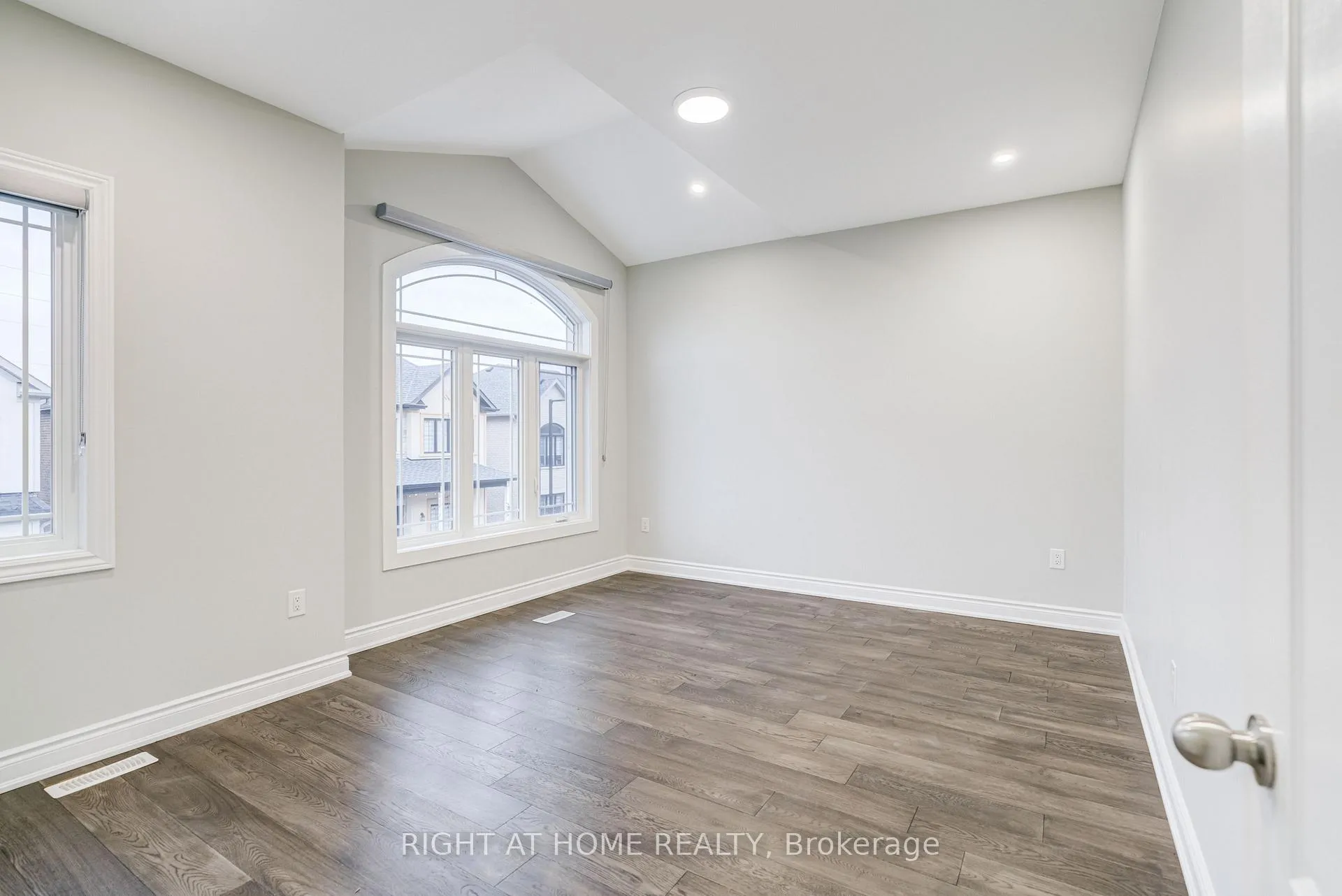 Photo 27 of Unit 7, 487 Aztec Drive, Oshawa, McLaughlin — HOMEH