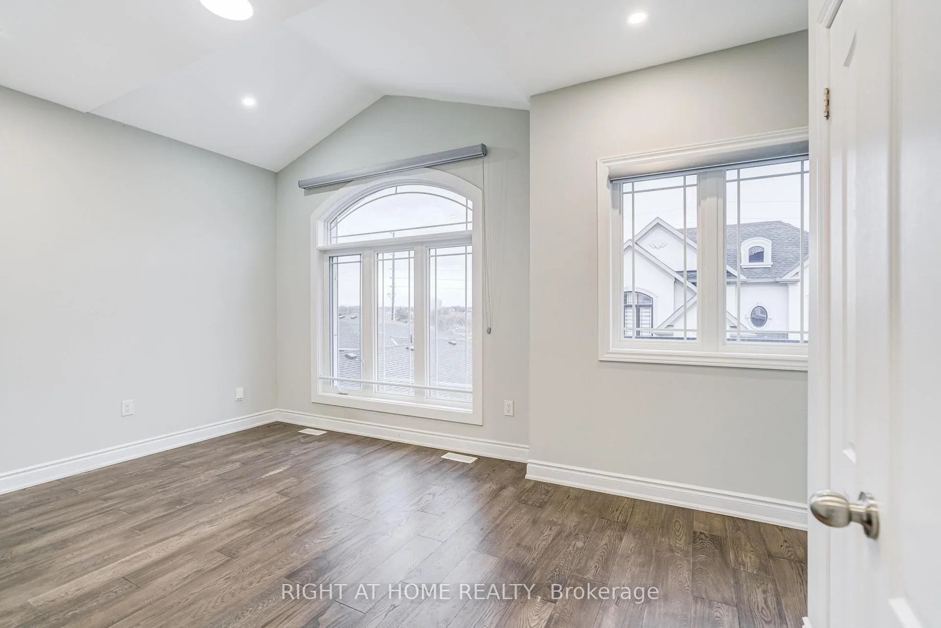 Photo 28 of Unit 7, 487 Aztec Drive, Oshawa, McLaughlin — HOMEH