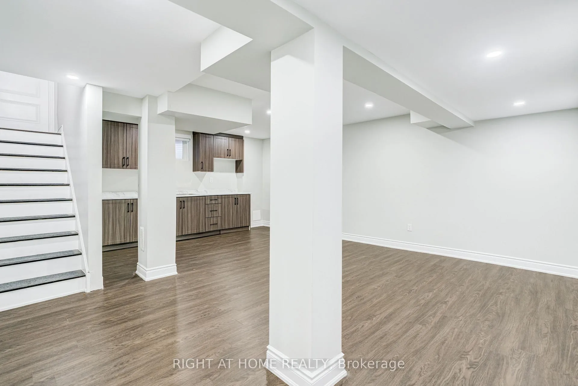 Photo 35 of Unit 7, 487 Aztec Drive, Oshawa, McLaughlin — HOMEH