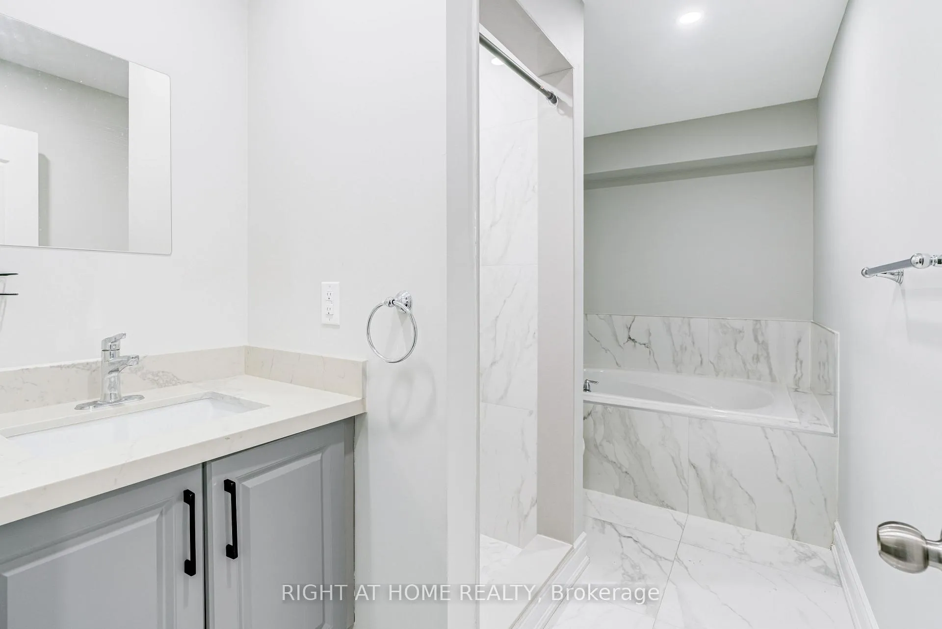 Photo 40 of Unit 7, 487 Aztec Drive, Oshawa, McLaughlin — HOMEH