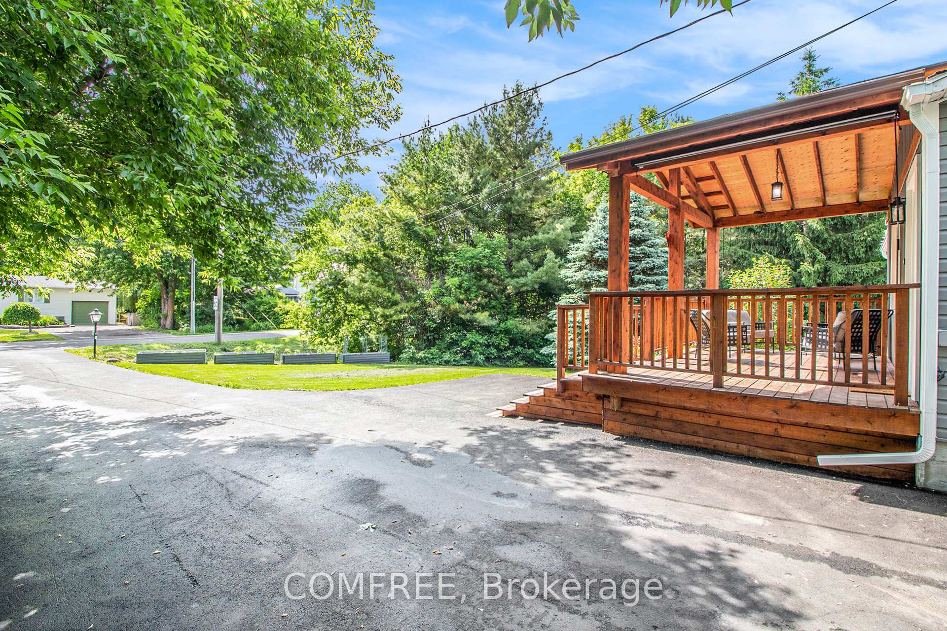 Photo 5 of 481 Ottawa Street, North Dundas, Winchester — HOMEH