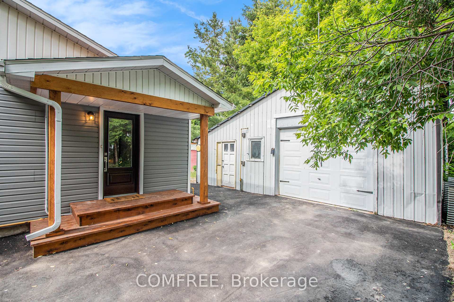 Photo 6 of 481 Ottawa Street, North Dundas, Winchester — HOMEH