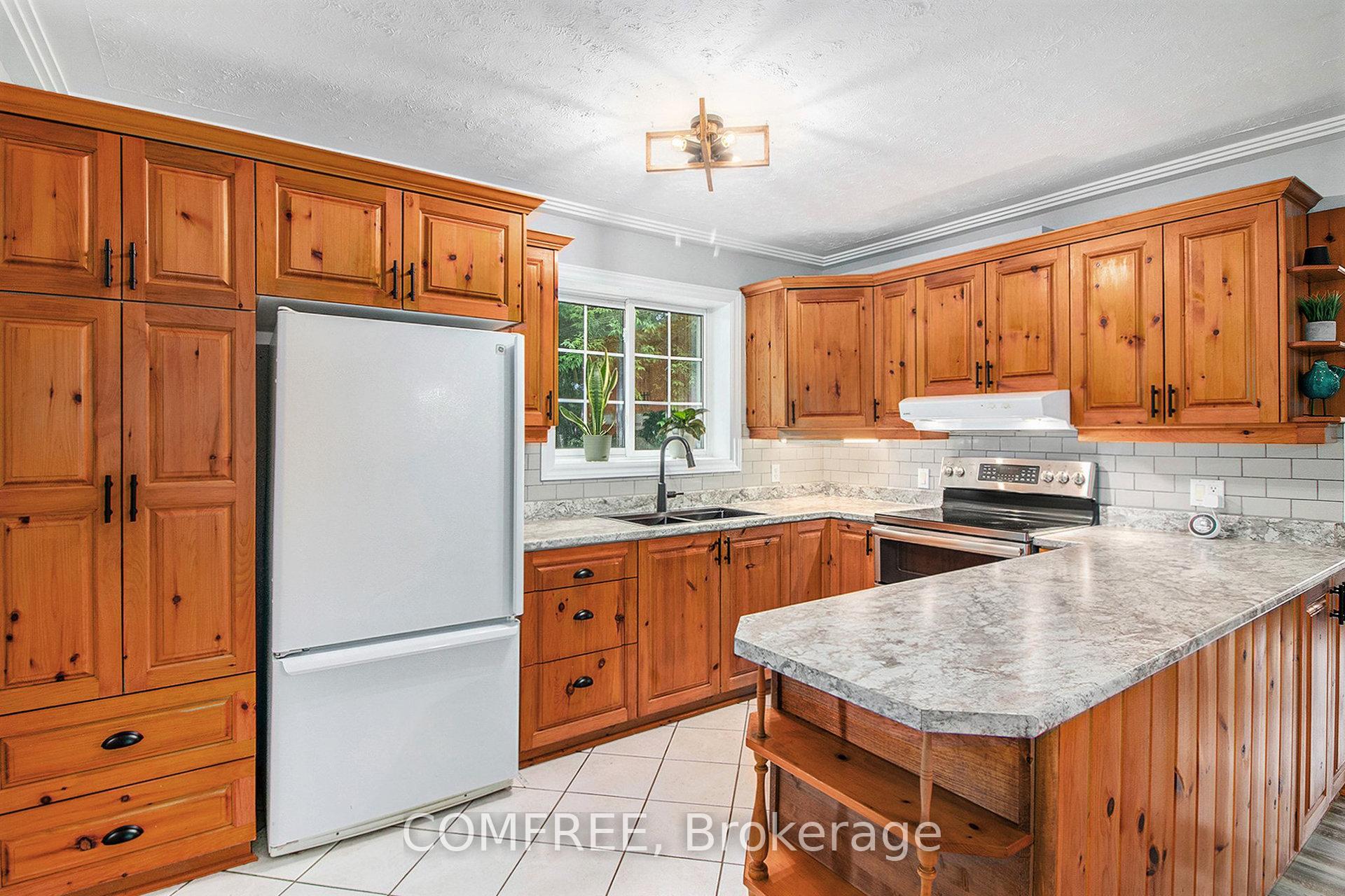Photo 11 of 481 Ottawa Street, North Dundas, Winchester — HOMEH