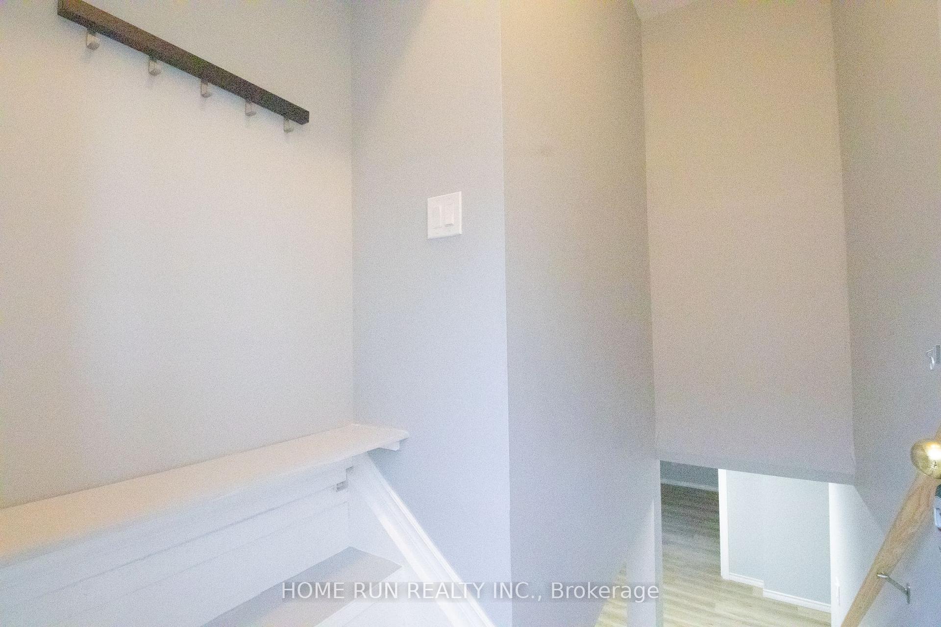 Photo 3 of Unit B, 98 Donald Street, Ottawa, Overbrook — HOMEH
