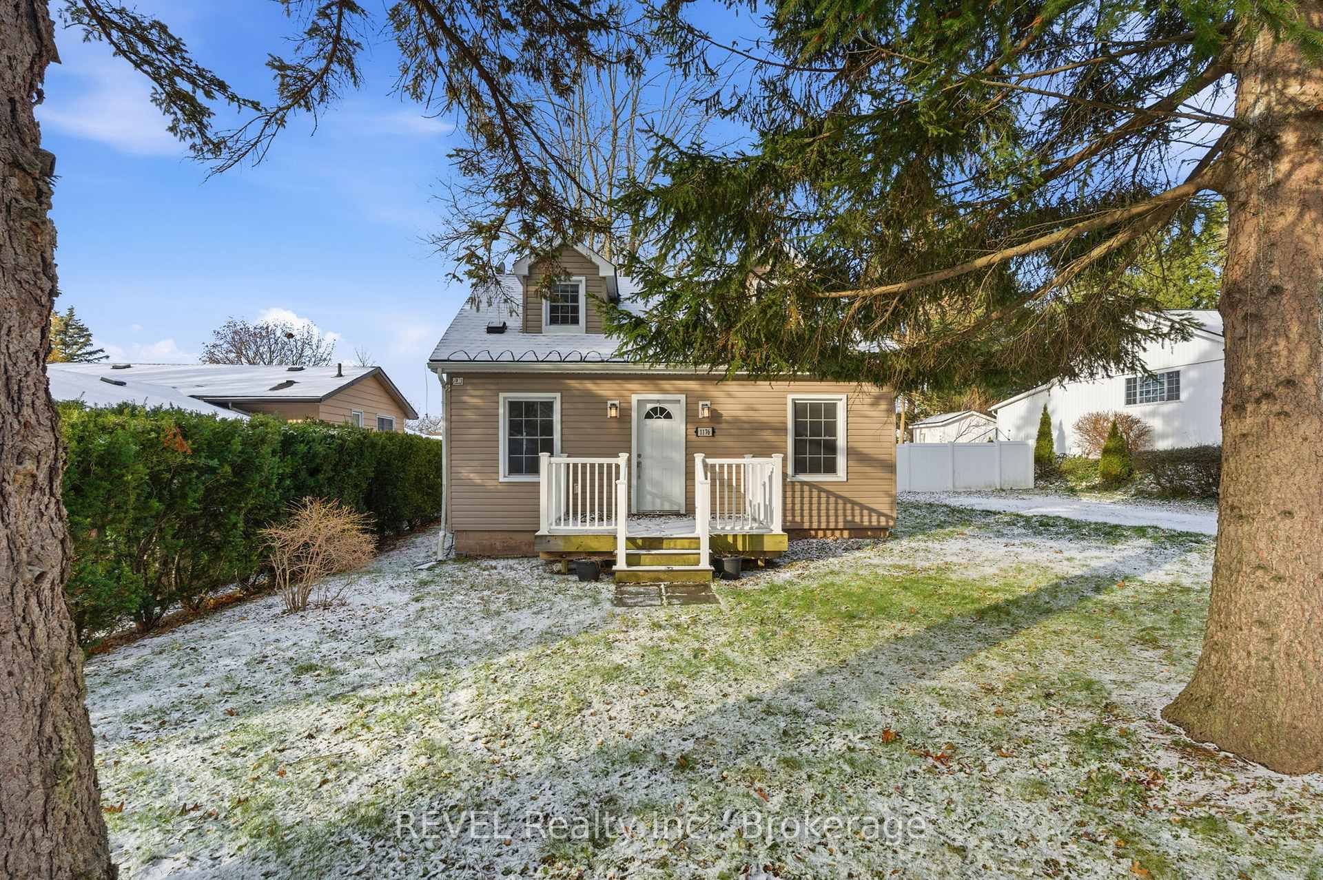 Photo 2 of 1176 Haist Street, Pelham, Fonthill — HOMEH