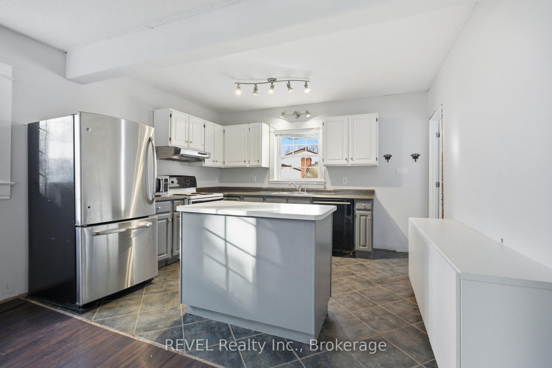 Photo 9 of 1176 Haist Street, Pelham, Fonthill — HOMEH