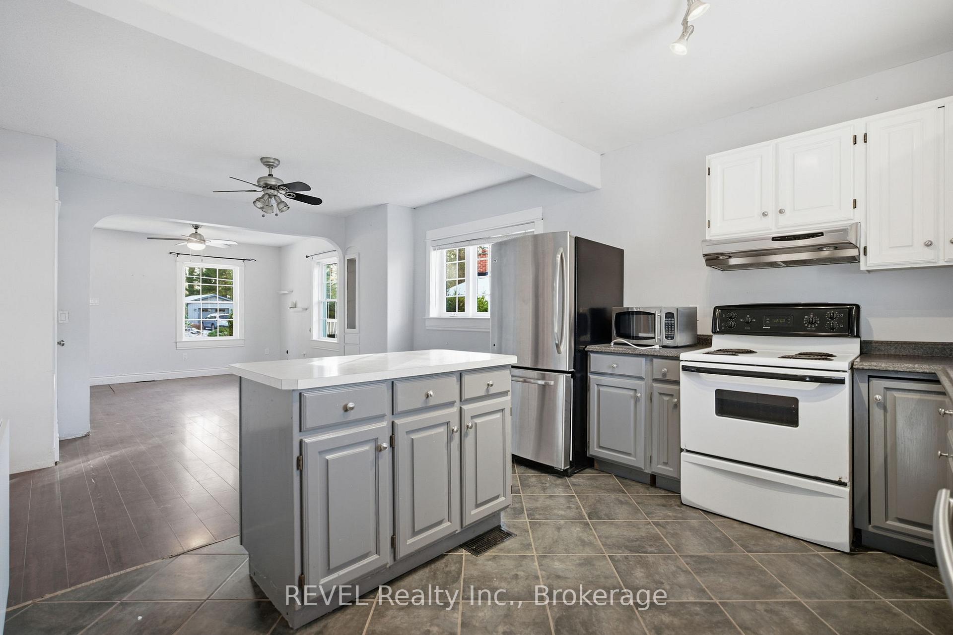 Photo 11 of 1176 Haist Street, Pelham, Fonthill — HOMEH