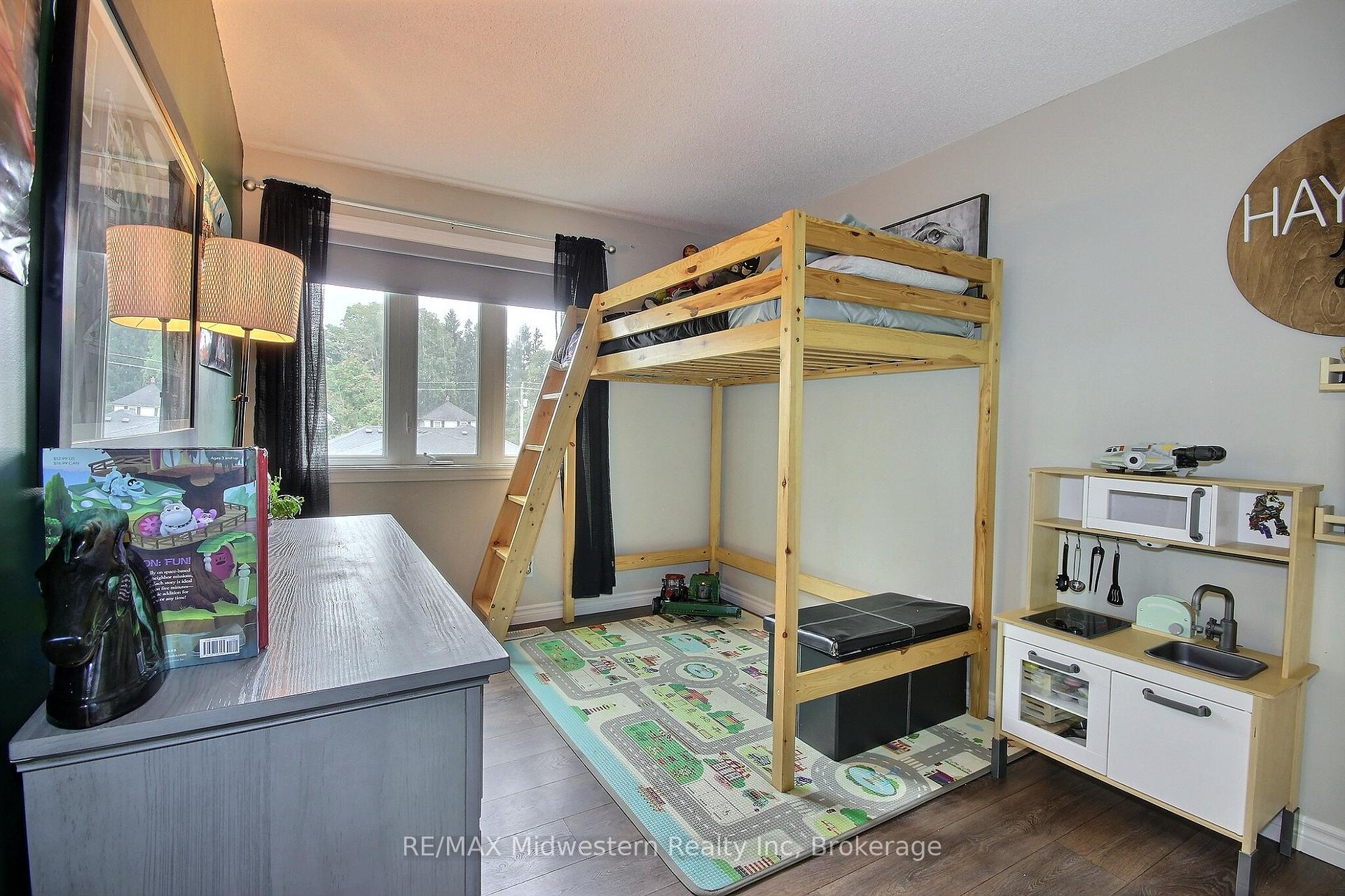 Photo 9 of 755 York Avenue N, North Perth, Listowel — HOMEH