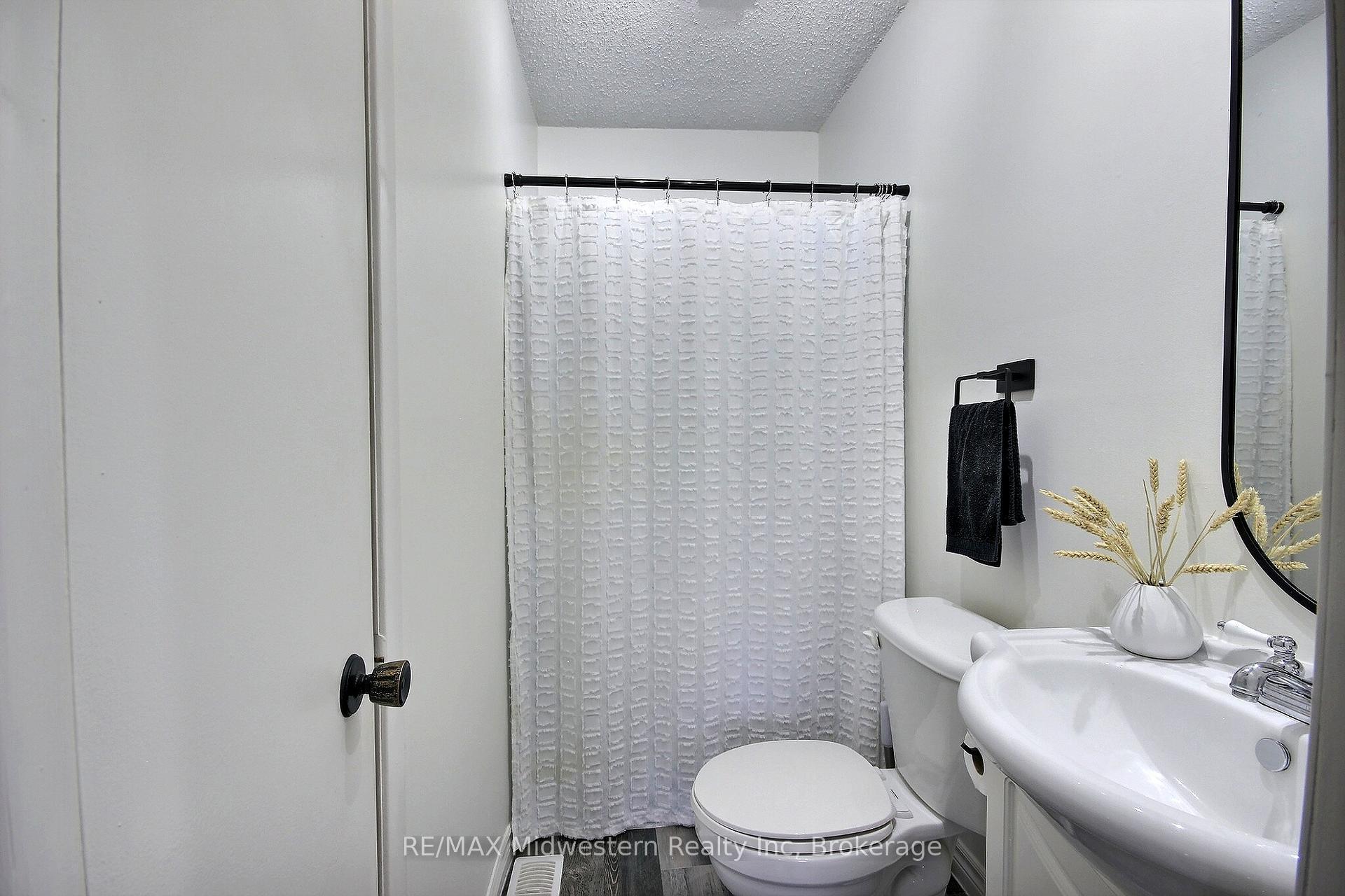 Photo 14 of 755 York Avenue N, North Perth, Listowel — HOMEH
