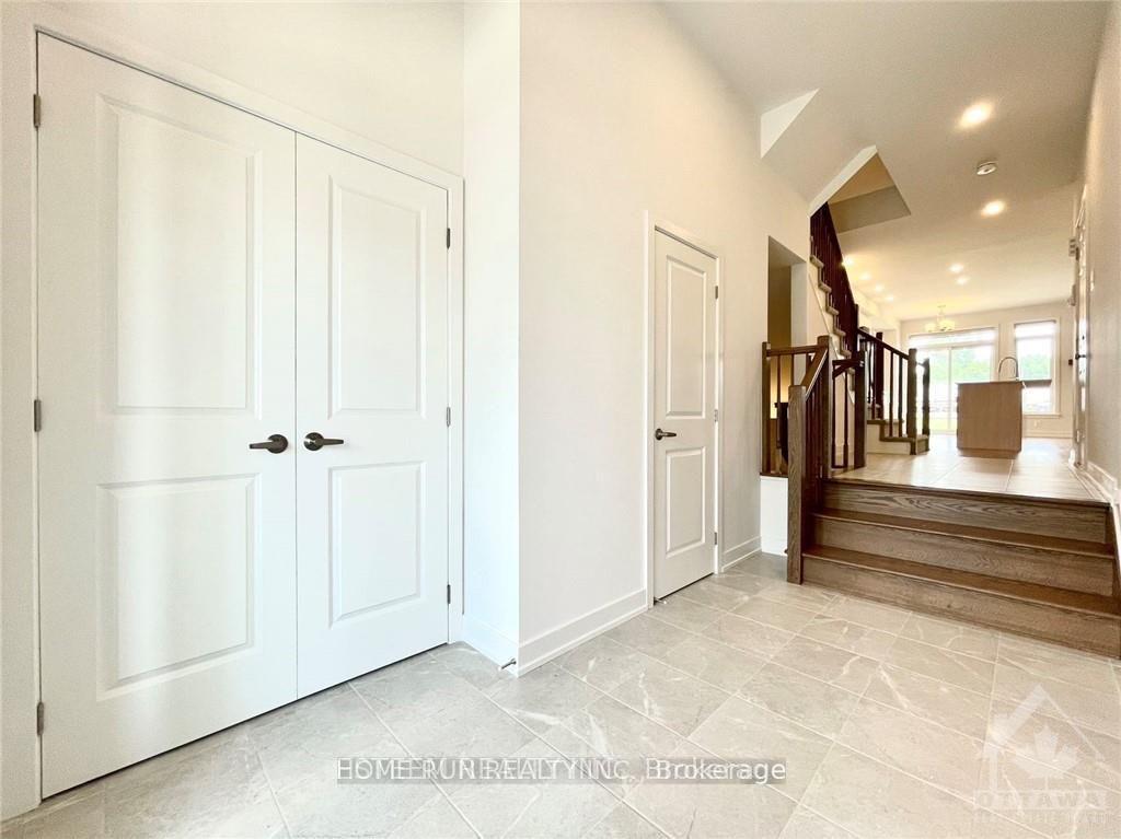 Photo 3 of 94 Bon Temps Way, Ottawa, Mer Bleue/Bradley Estates/Anderson Park — HOMEH