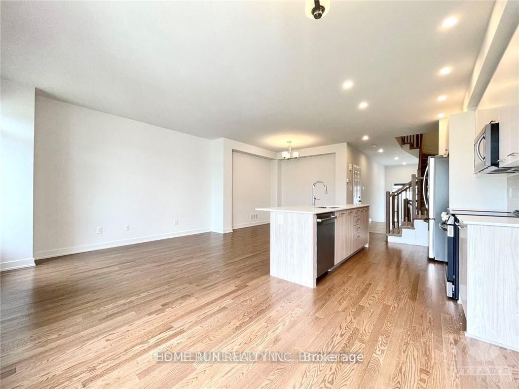 Photo 7 of 94 Bon Temps Way, Ottawa, Mer Bleue/Bradley Estates/Anderson Park — HOMEH