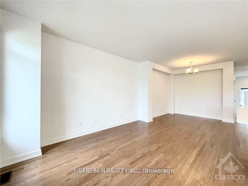 Photo 8 of 94 Bon Temps Way, Ottawa, Mer Bleue/Bradley Estates/Anderson Park — HOMEH