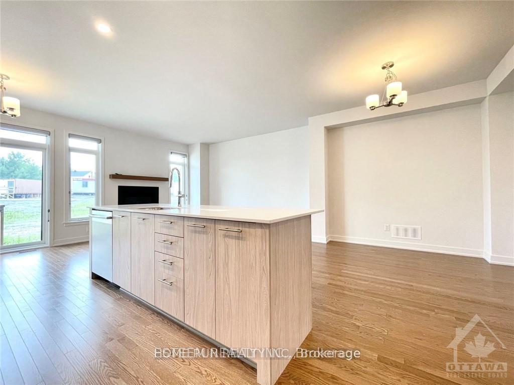 Photo 9 of 94 Bon Temps Way, Ottawa, Mer Bleue/Bradley Estates/Anderson Park — HOMEH