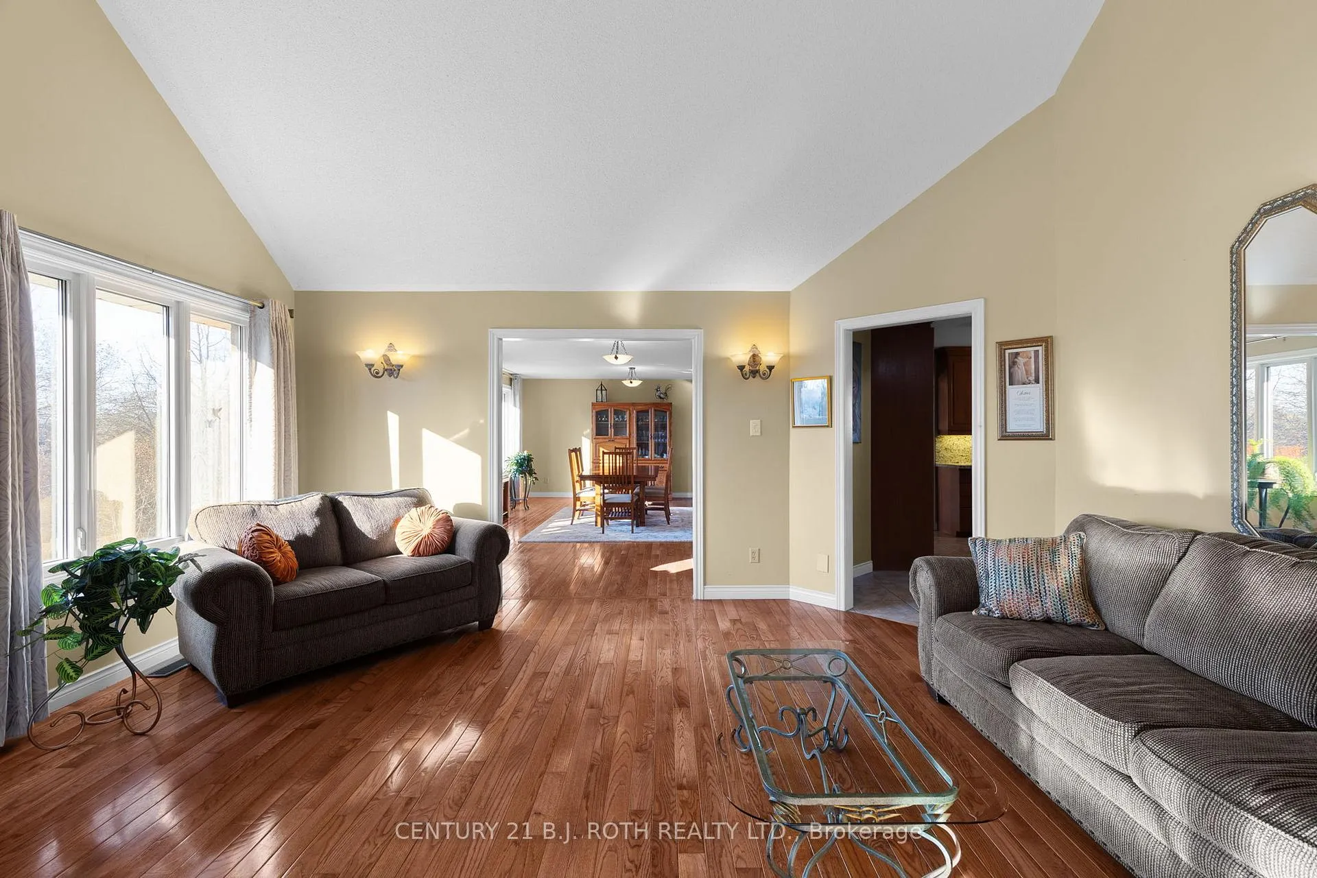Photo 10 of 30 Tecumseth Heights Drive, New Tecumseth, Rural New Tecumseth — HOMEH