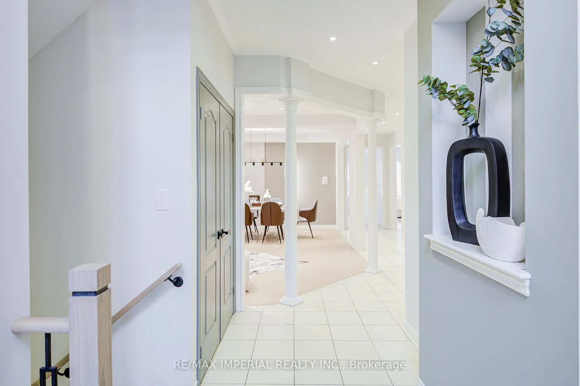 Photo 5 of 1199 McTavish Dr., Newmarket, Stonehaven-Wyndham — HOMEH