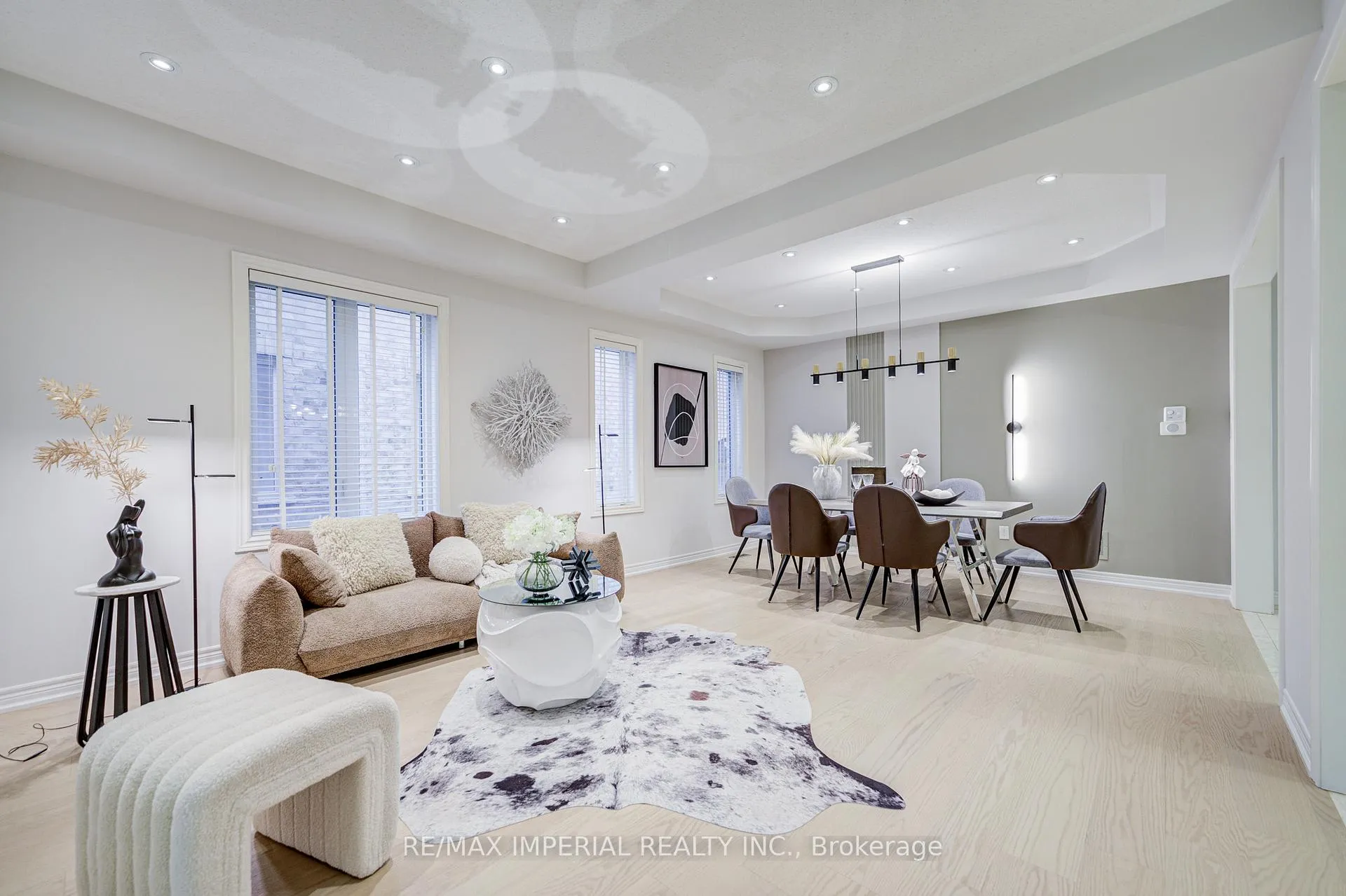 Photo 7 of 1199 McTavish Dr., Newmarket, Stonehaven-Wyndham — HOMEH