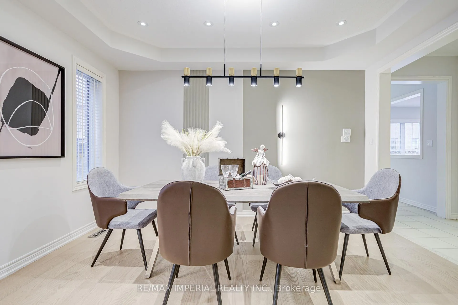 Photo 9 of 1199 McTavish Dr., Newmarket, Stonehaven-Wyndham — HOMEH