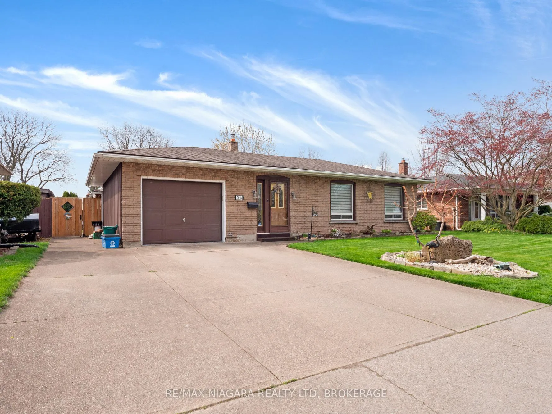 Photo 1 of 7058 Freeman Street, Niagara Falls, Morrison — HOMEH