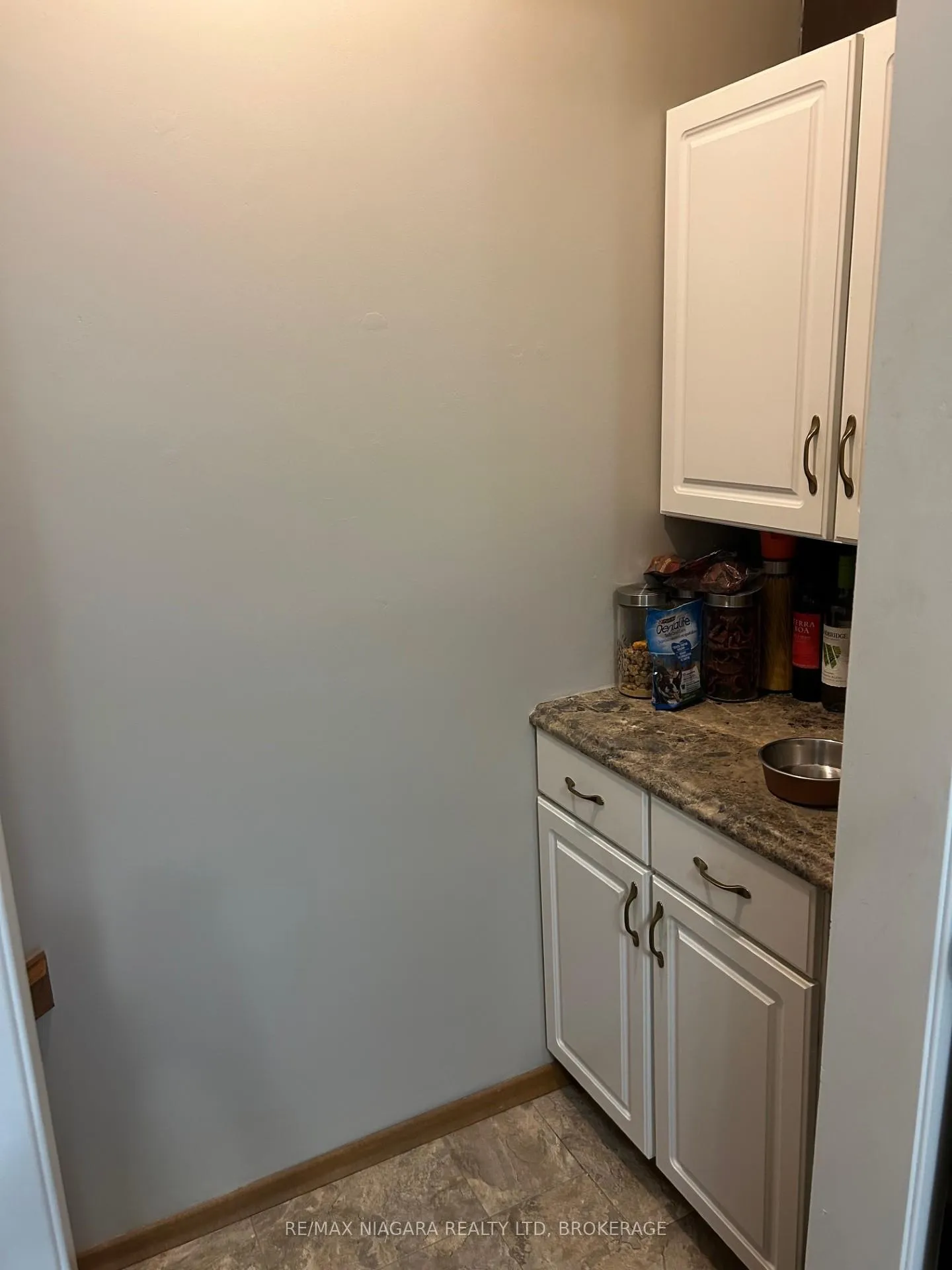 Photo 14 of 7058 Freeman Street, Niagara Falls, Morrison — HOMEH