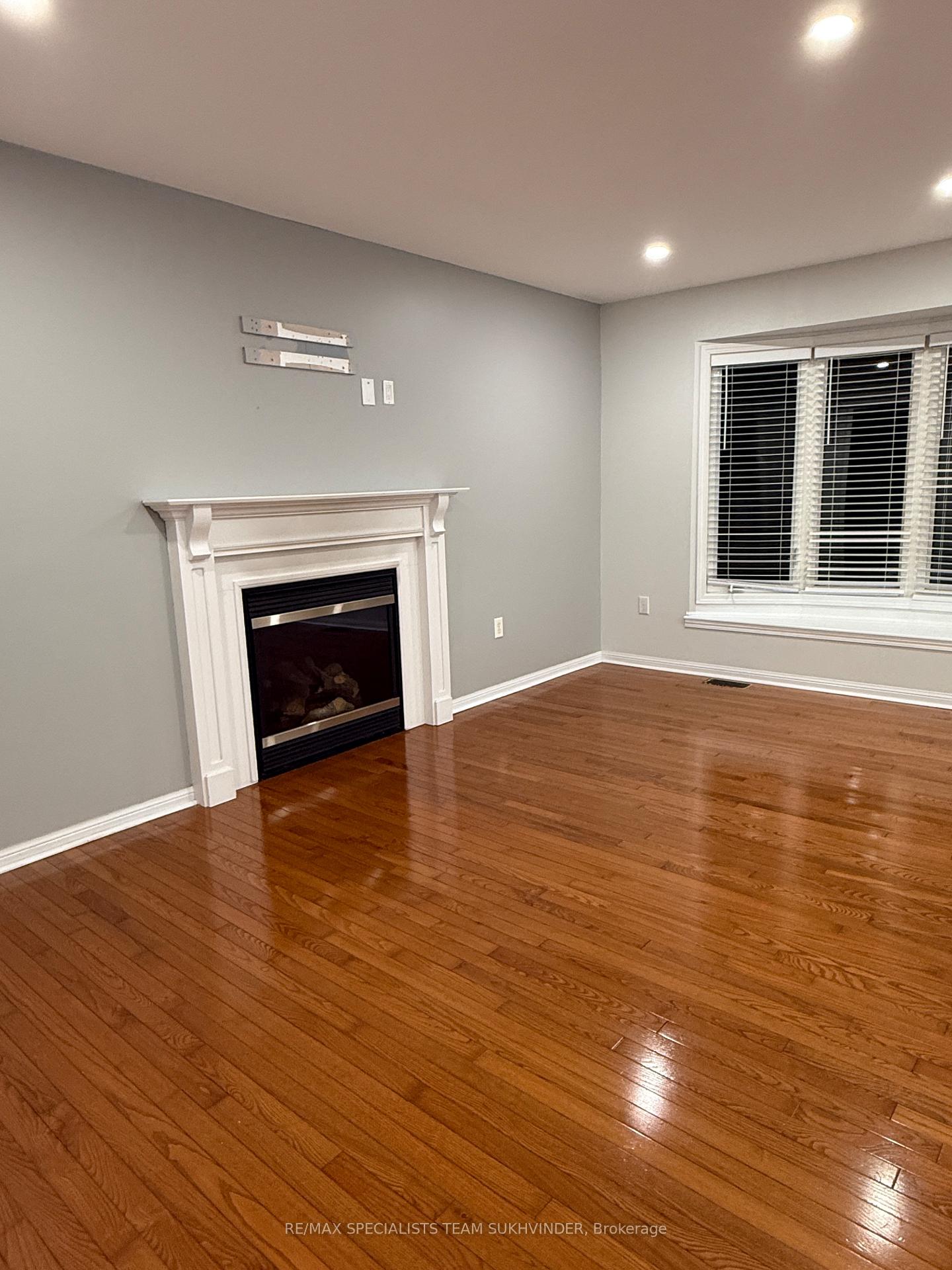 Photo 2 of 68 John W Taylor Avenue, New Tecumseth, Alliston — HOMEH