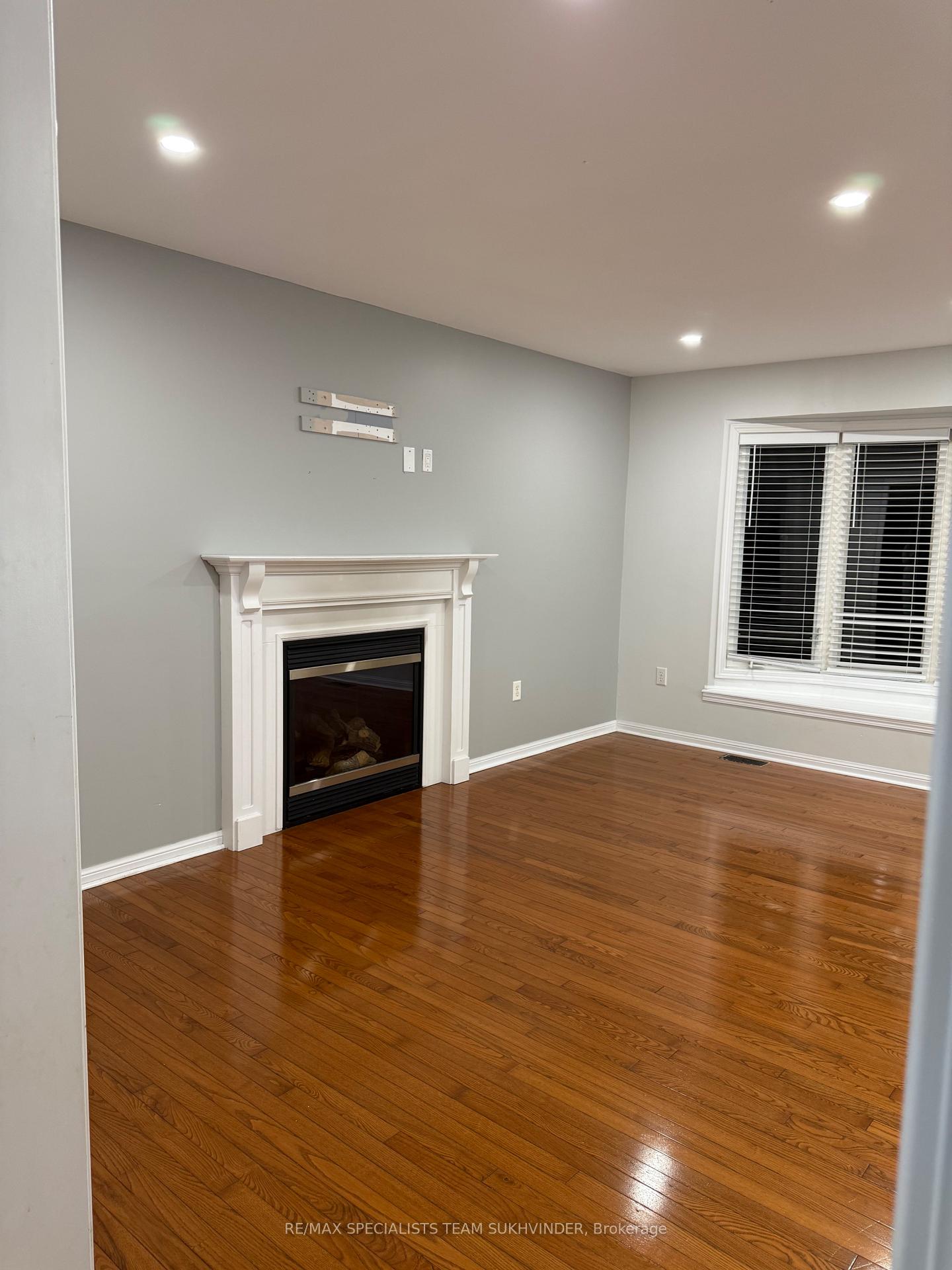 Photo 30 of 68 John W Taylor Avenue, New Tecumseth, Alliston — HOMEH