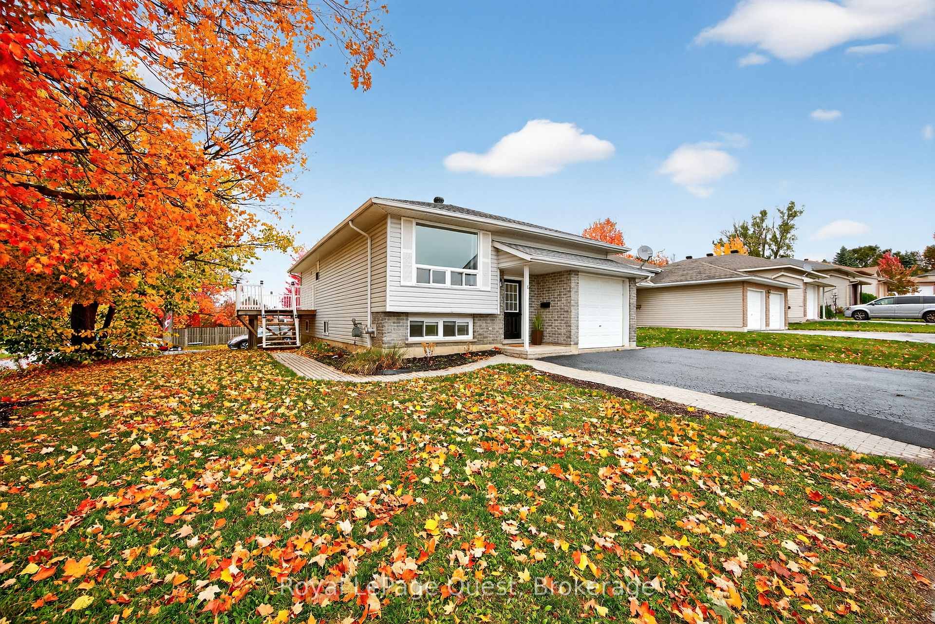 Photo 2 of 42 Jordon Crescent, Orillia — HOMEH