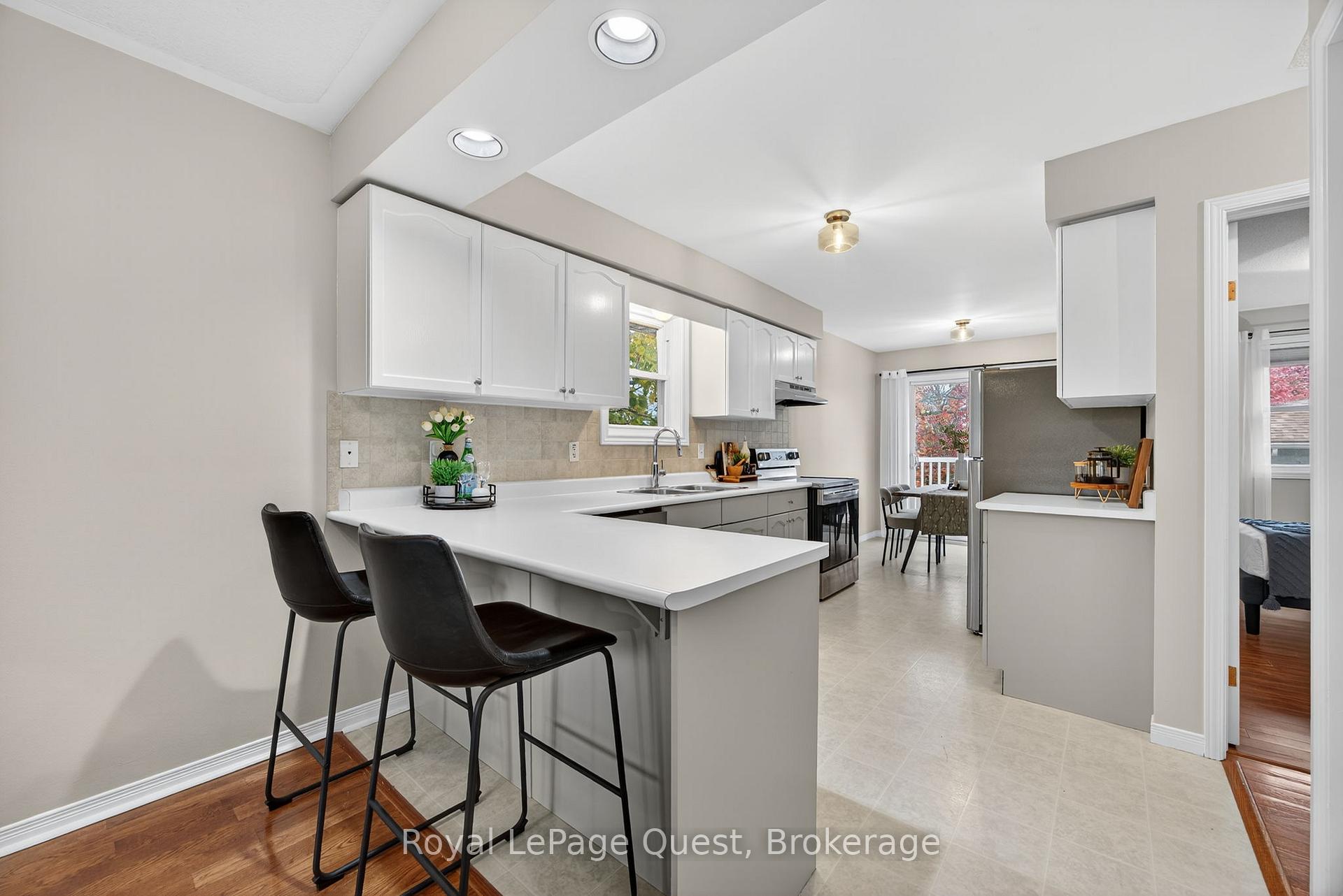Photo 11 of 42 Jordon Crescent, Orillia — HOMEH