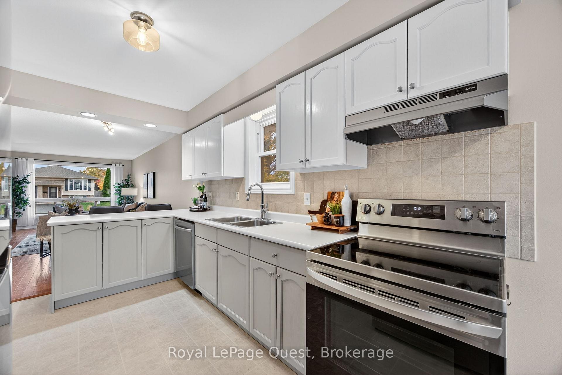 Photo 13 of 42 Jordon Crescent, Orillia — HOMEH
