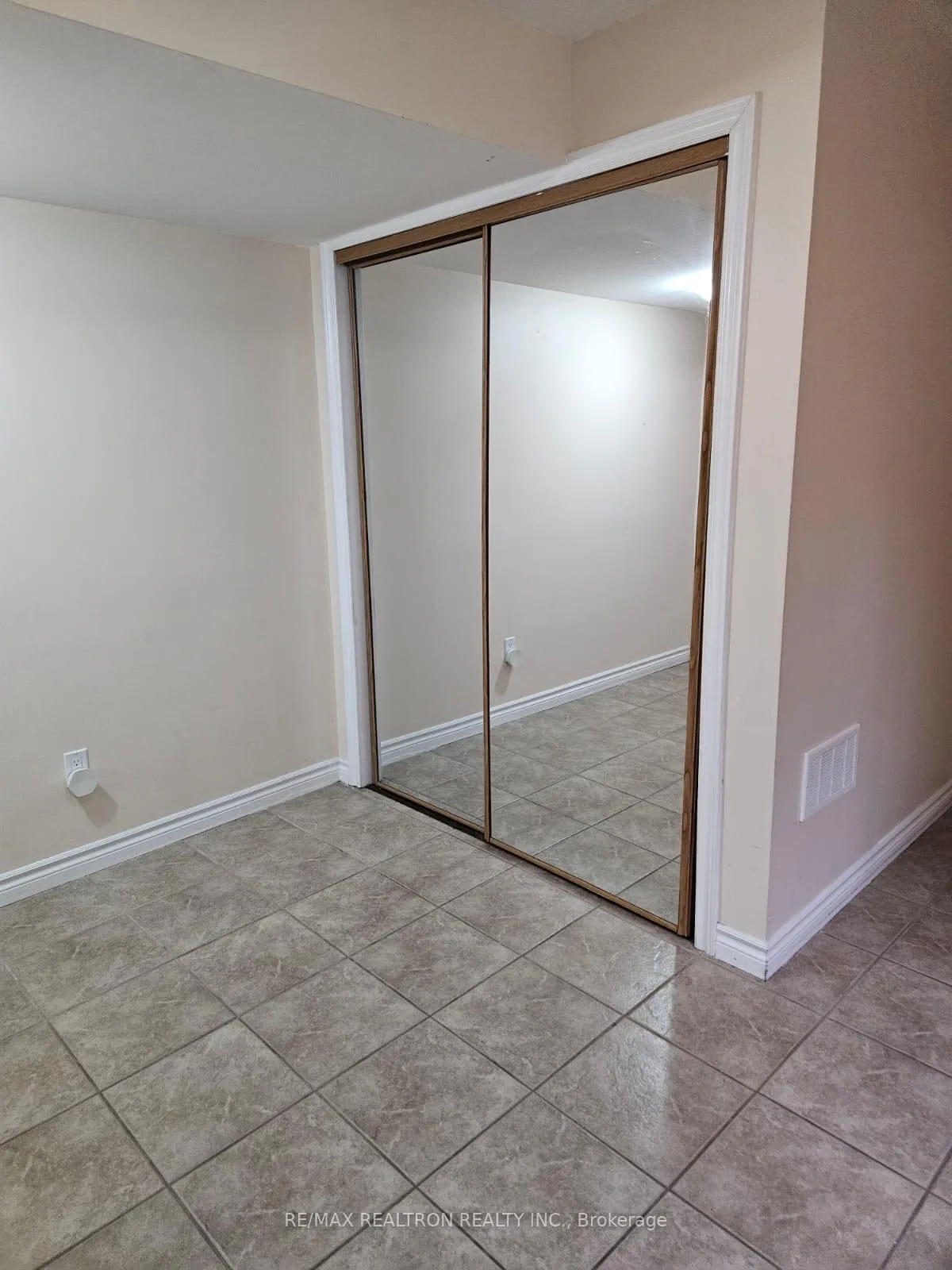 Photo 8 of Unit BSMT, 178 Keffer Circle, Newmarket, Armitage — HOMEH