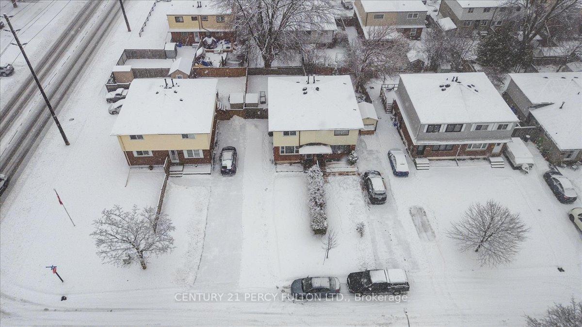 Photo 34 of 279 Vancouver Crescent, Oshawa, Vanier — HOMEH