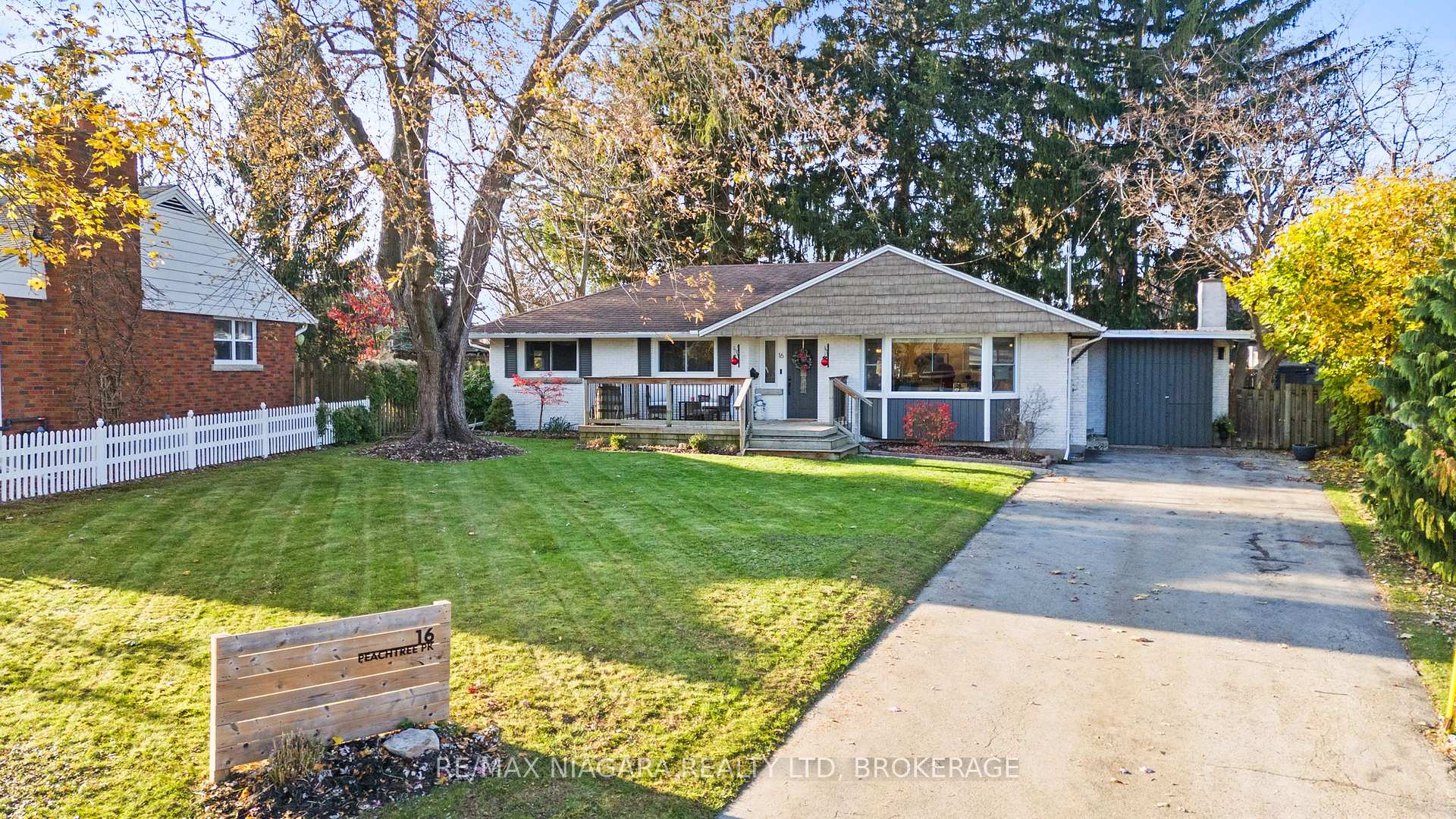Photo 1 of 16 Peachtree Park, Pelham, Fonthill — HOMEH