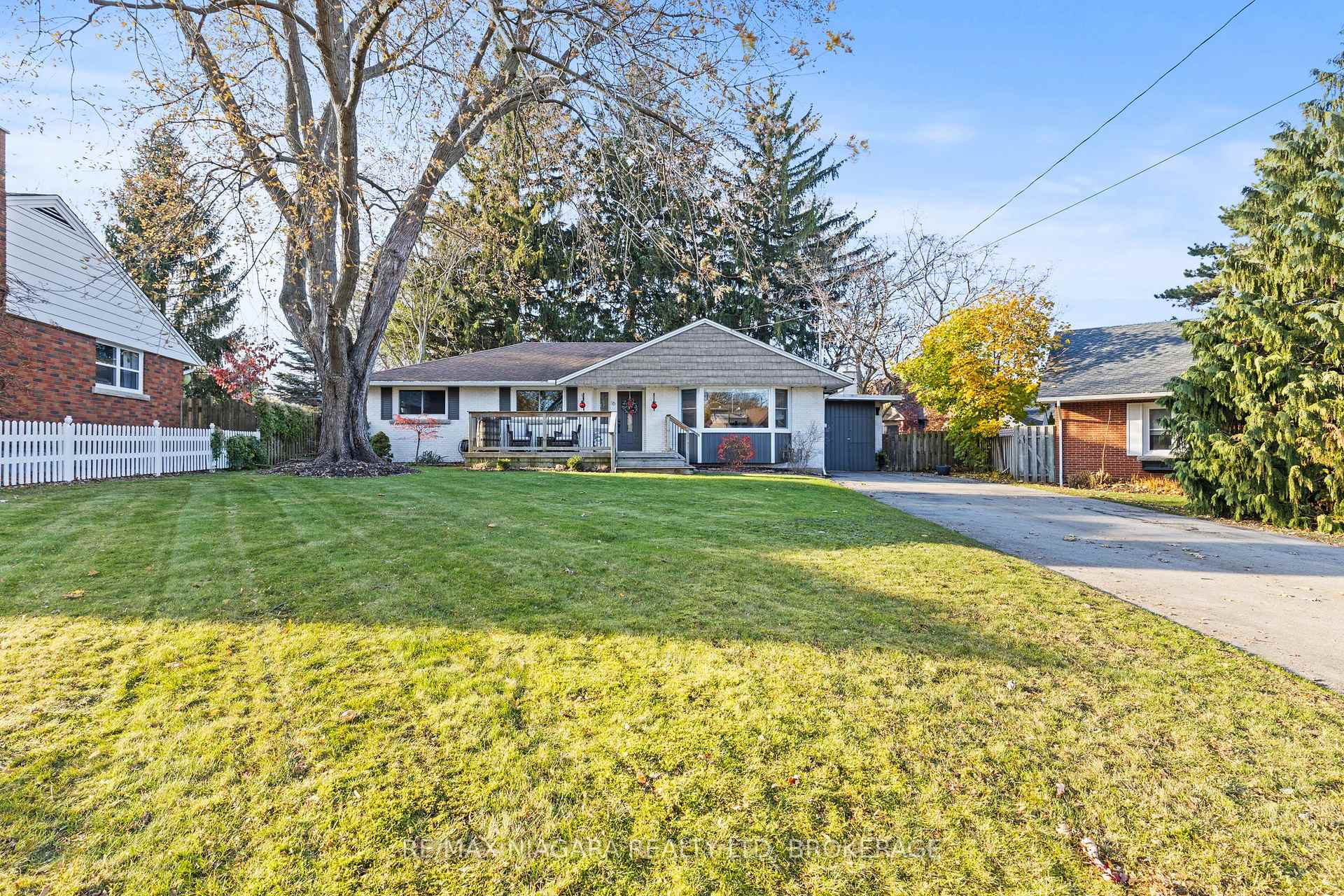 Photo 3 of 16 Peachtree Park, Pelham, Fonthill — HOMEH