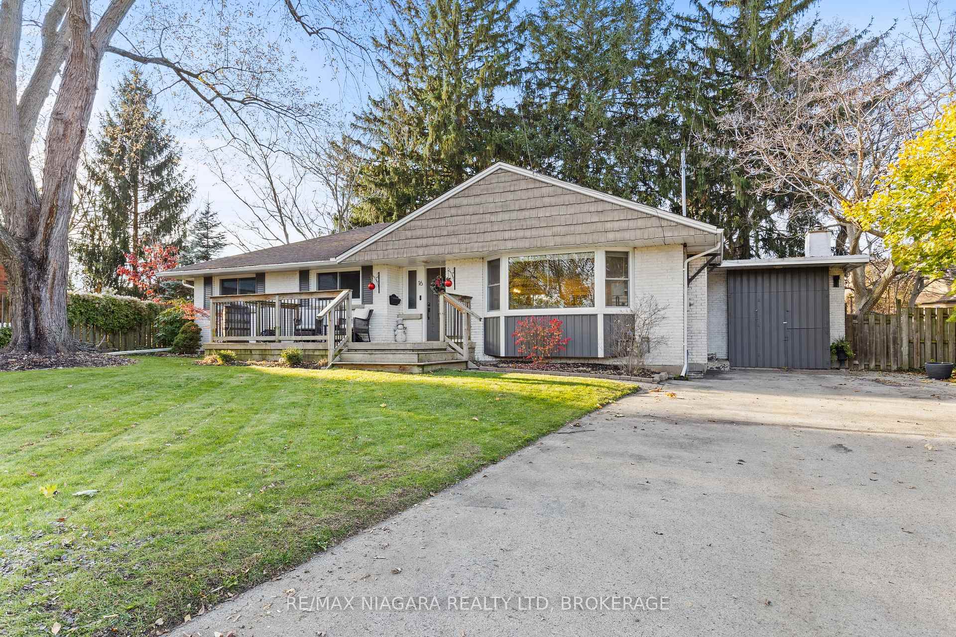 Photo 4 of 16 Peachtree Park, Pelham, Fonthill — HOMEH