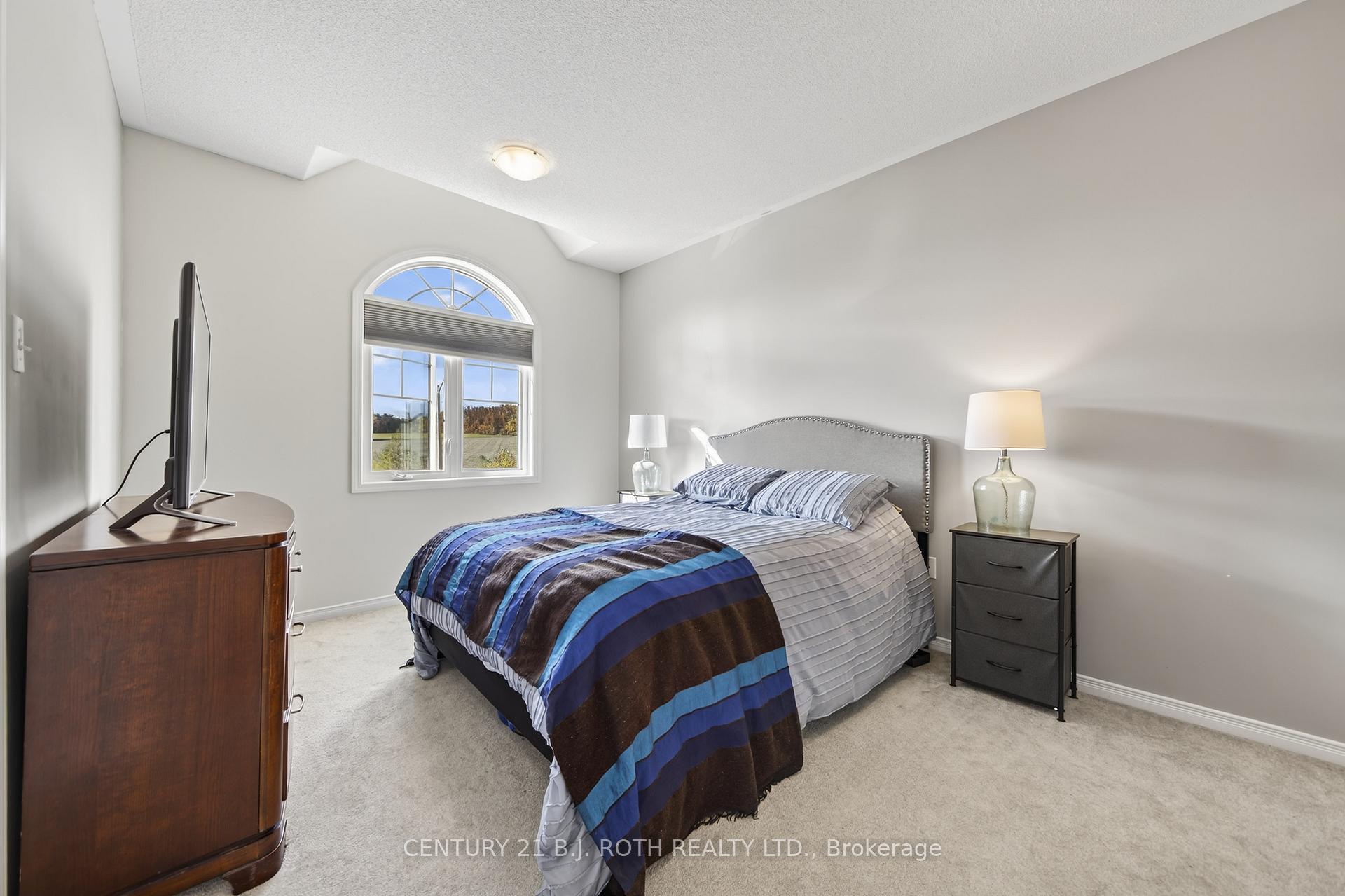 Photo 8 of 162 Diana Drive, Orillia — HOMEH