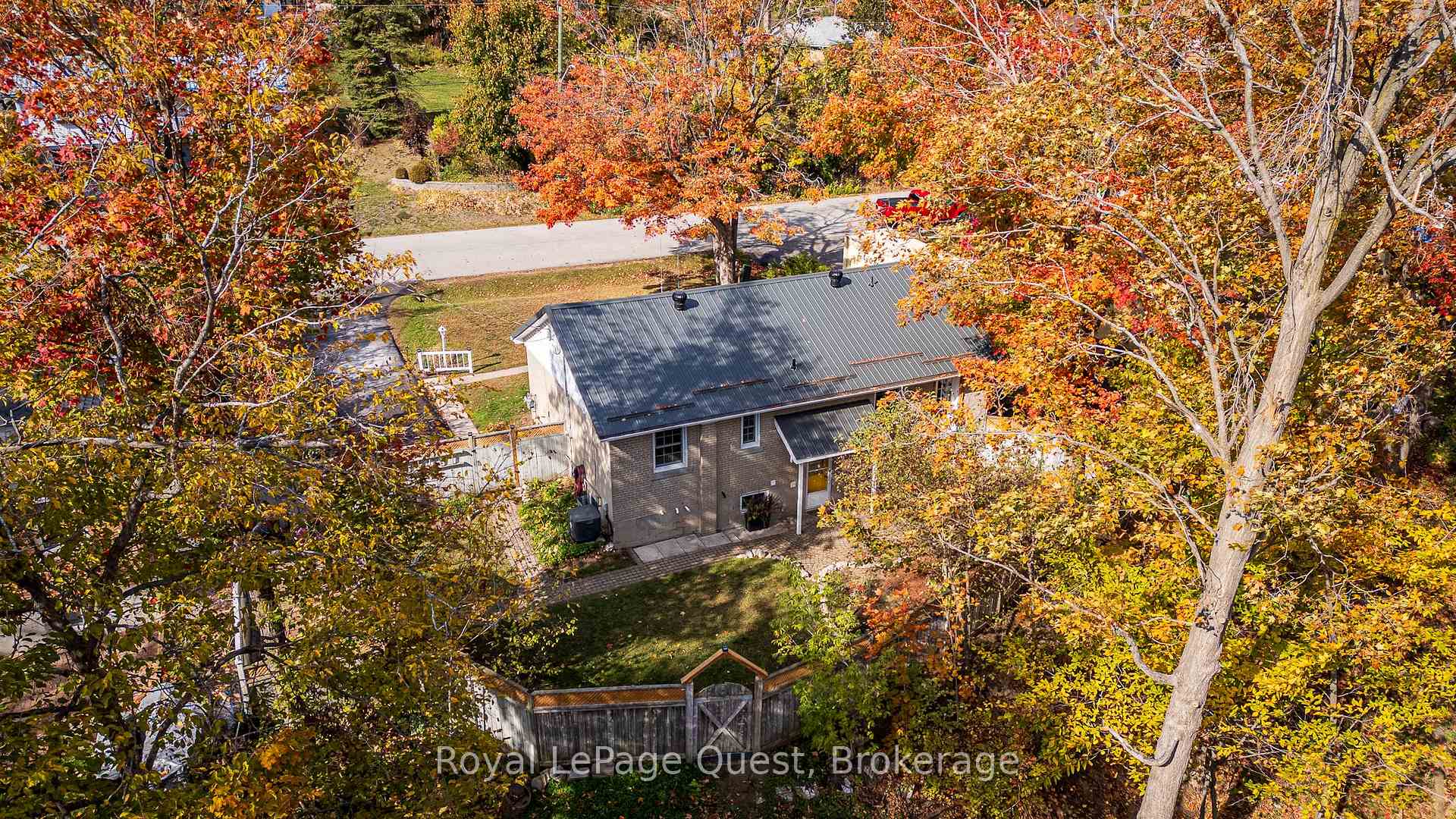 Photo 4 of 15 Karen Crescent, Orillia — HOMEH