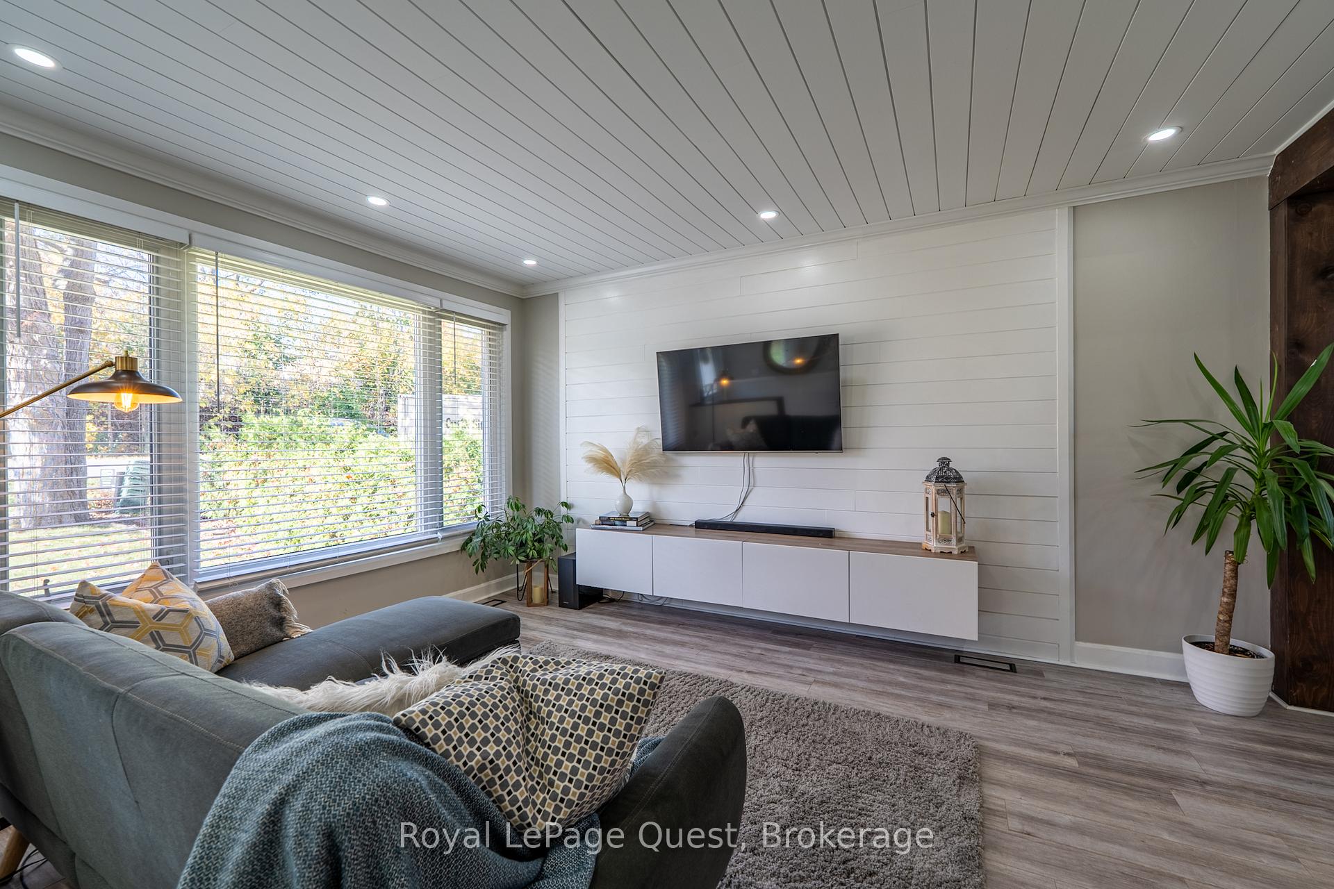 Photo 11 of 15 Karen Crescent, Orillia — HOMEH