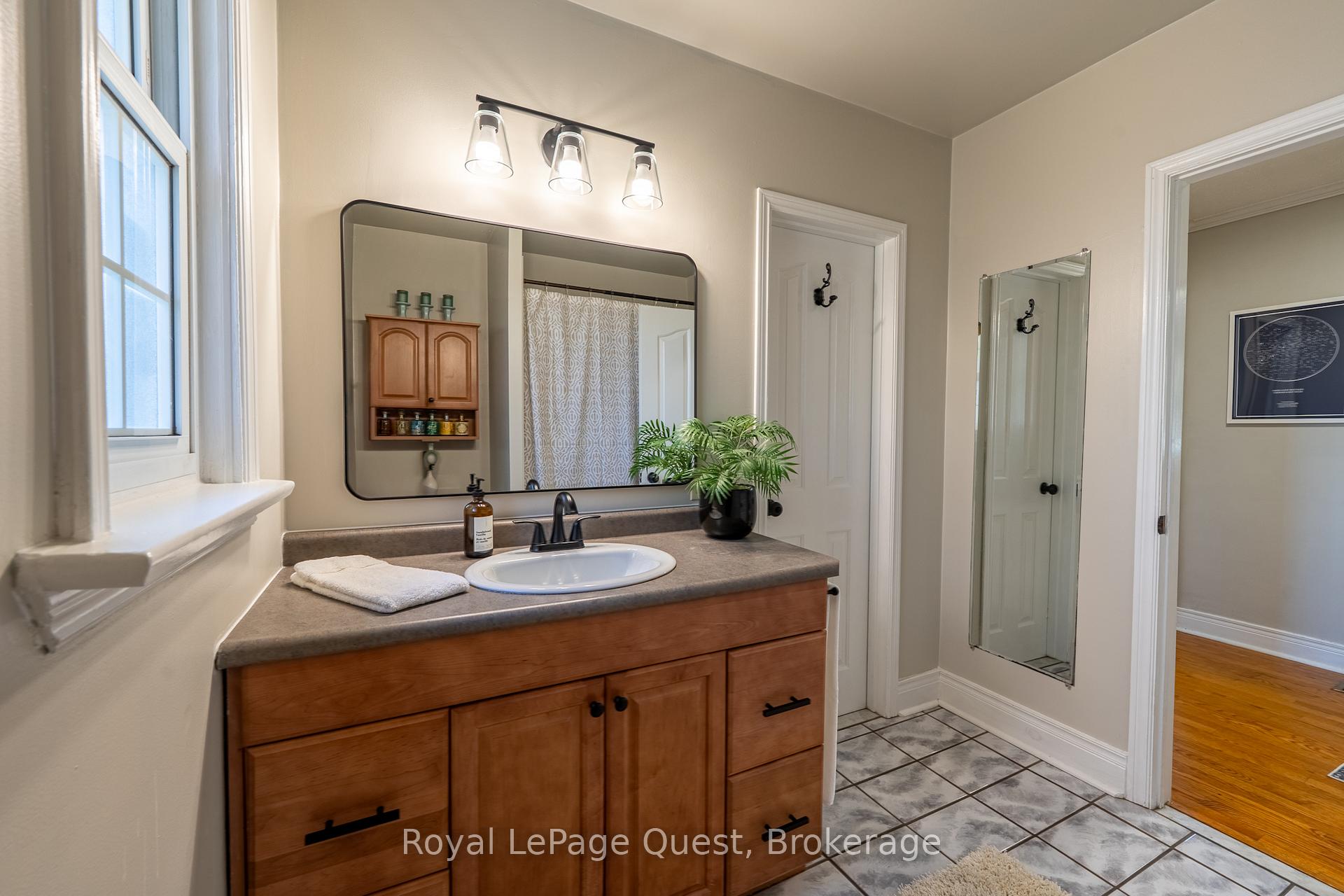 Photo 20 of 15 Karen Crescent, Orillia — HOMEH