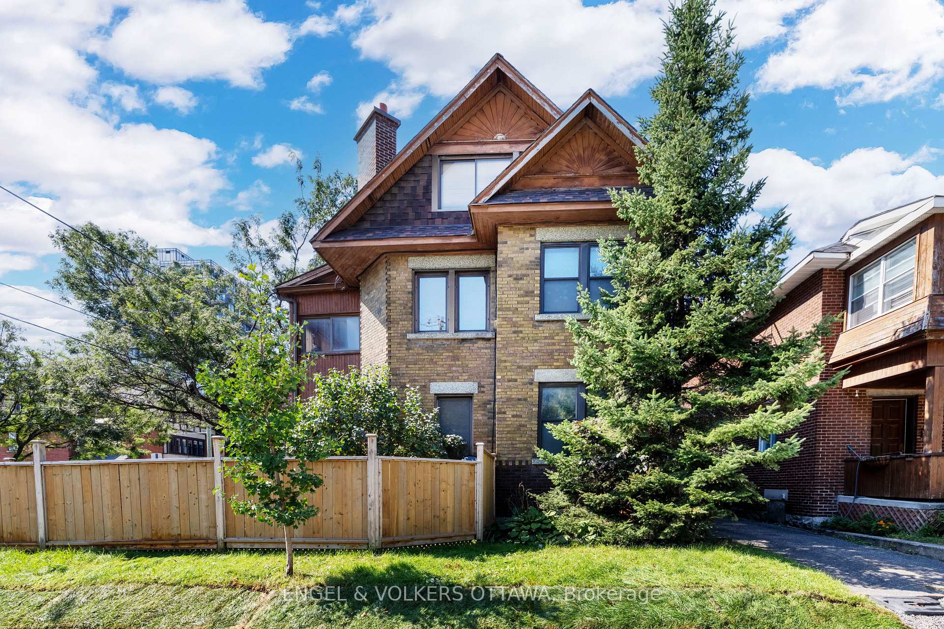 Photo 1 of 215 Argyle Avenue, Ottawa, Ottawa Centre — HOMEH