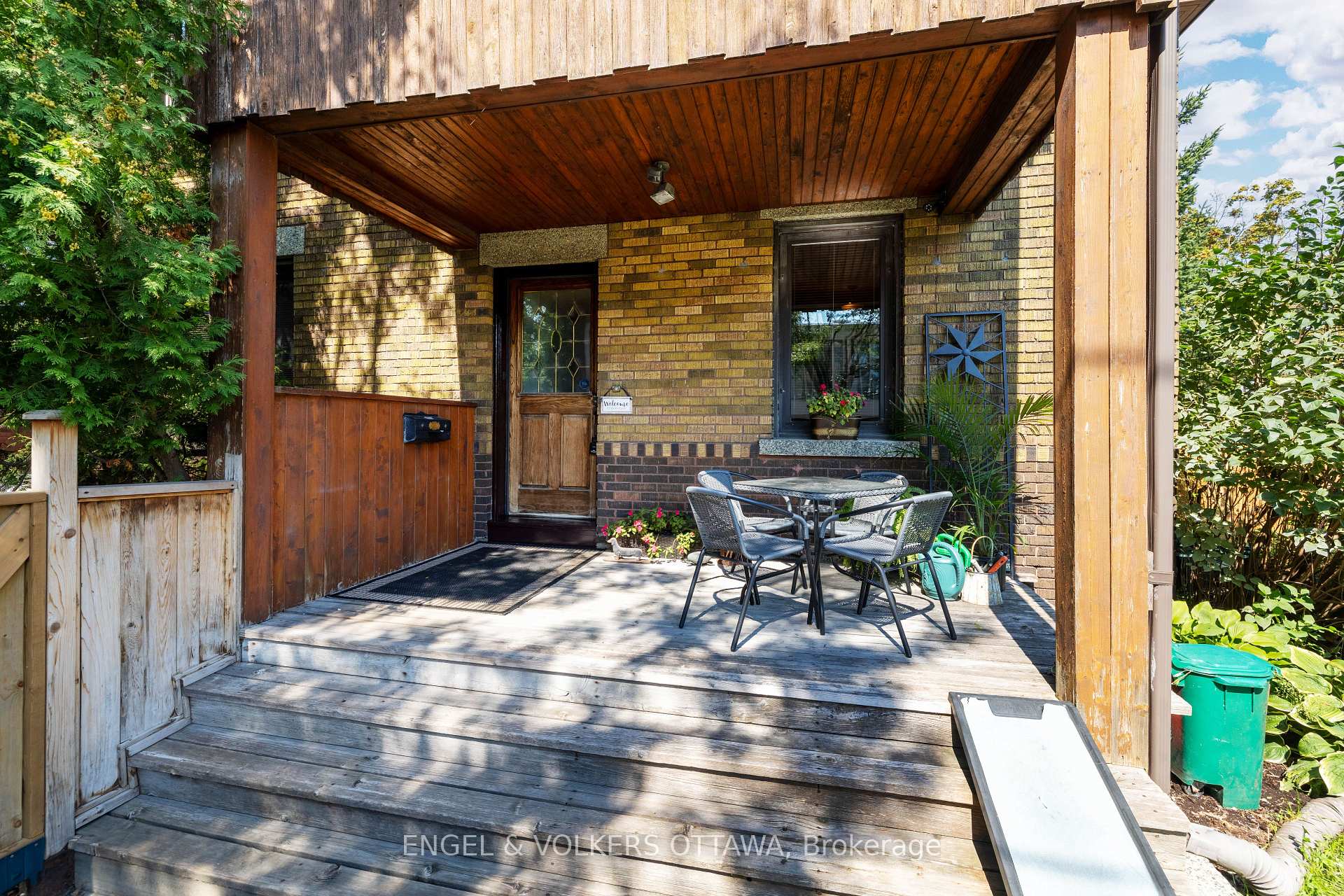 Photo 3 of 215 Argyle Avenue, Ottawa, Ottawa Centre — HOMEH