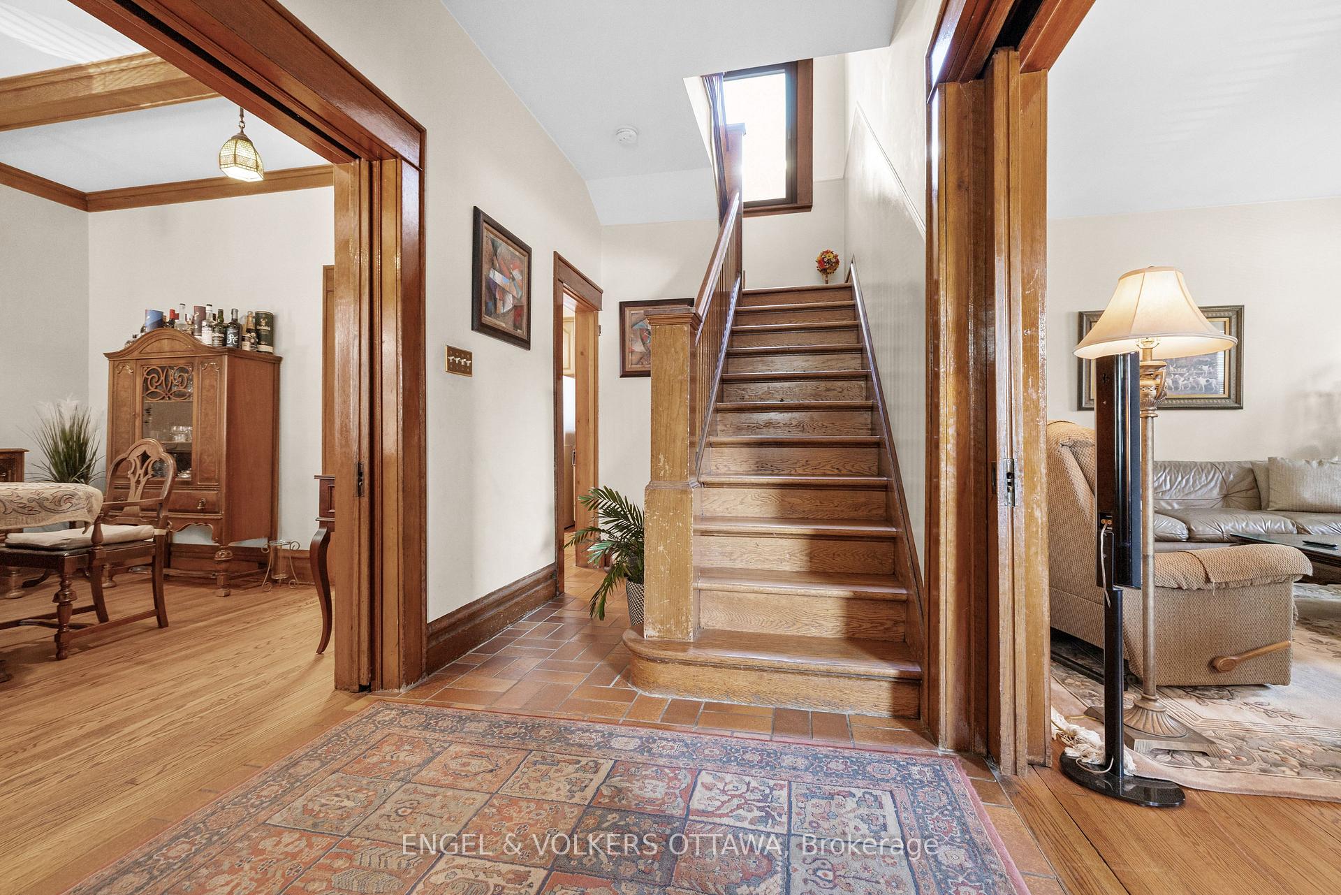 Photo 5 of 215 Argyle Avenue, Ottawa, Ottawa Centre — HOMEH