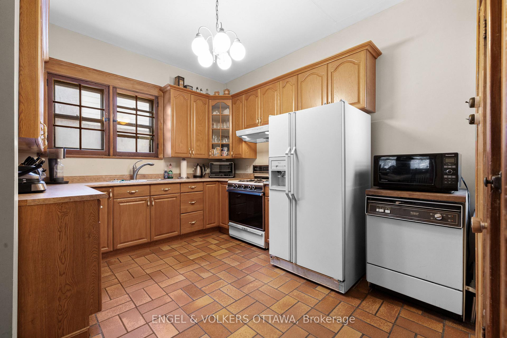 Photo 12 of 215 Argyle Avenue, Ottawa, Ottawa Centre — HOMEH
