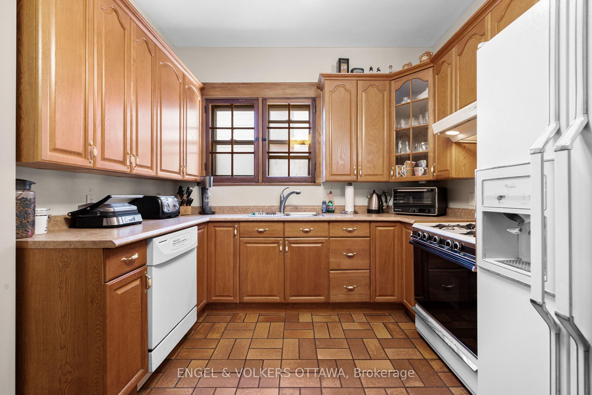 Photo 13 of 215 Argyle Avenue, Ottawa, Ottawa Centre — HOMEH