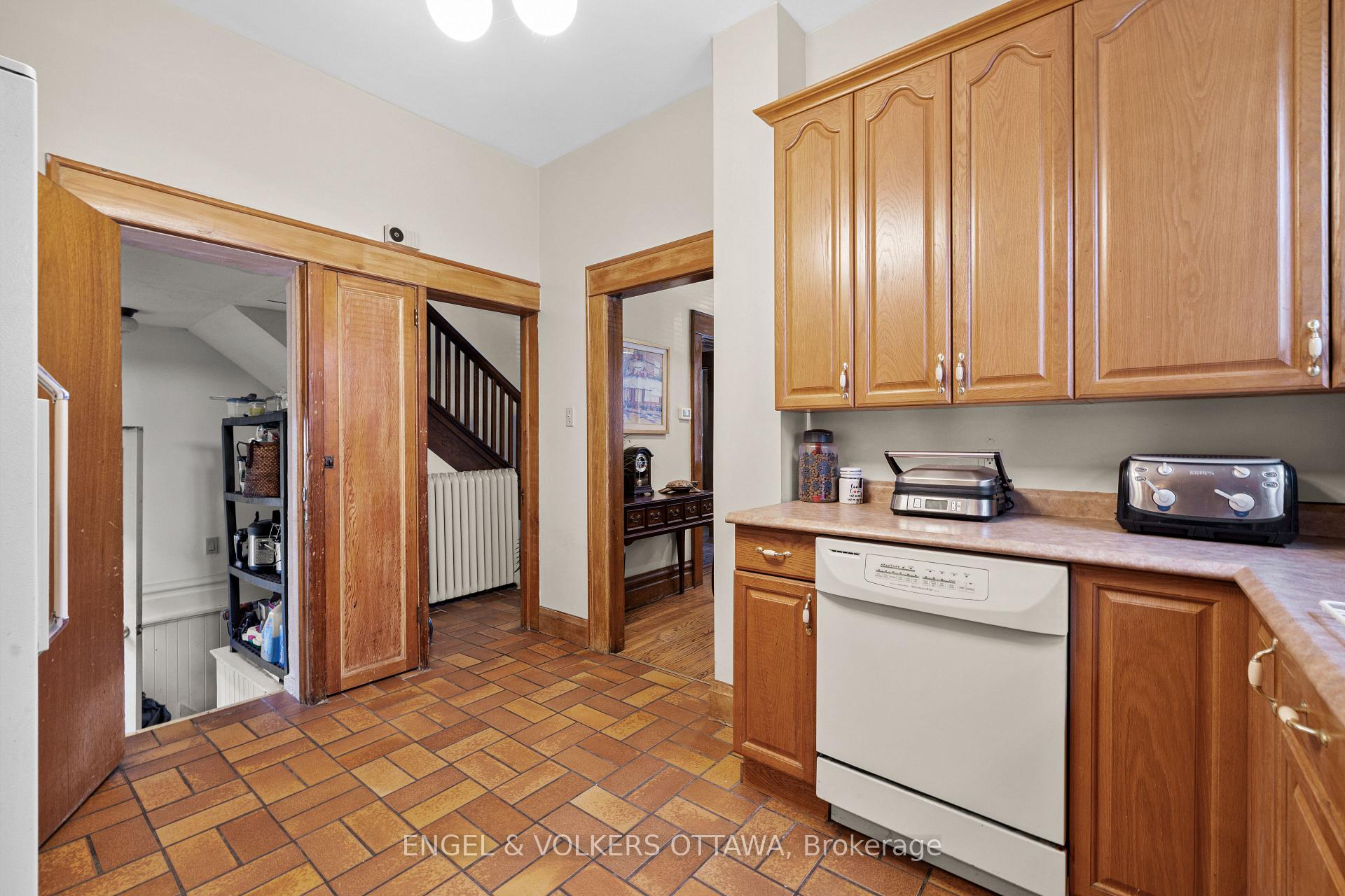 Photo 14 of 215 Argyle Avenue, Ottawa, Ottawa Centre — HOMEH