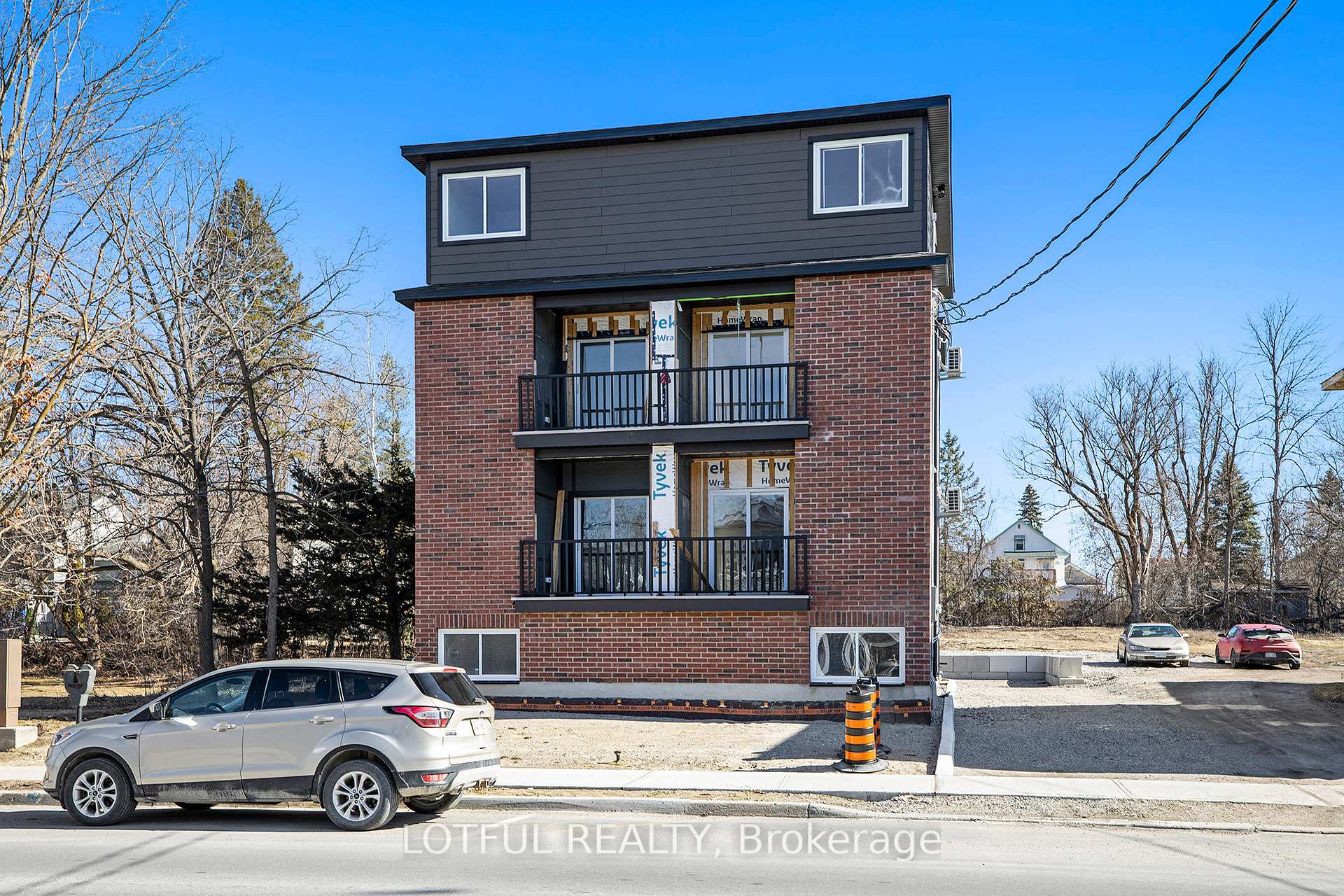 Photo 2 of Unit 102, 131 Gore Street E, Perth — HOMEH