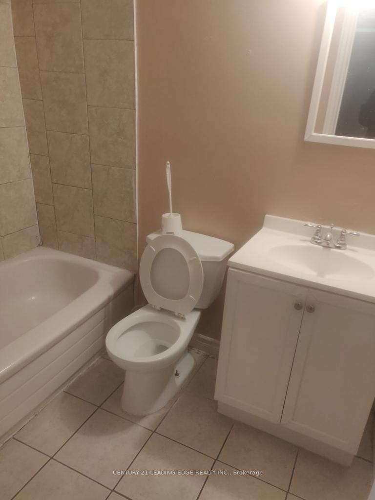 Photo 4 of Unit Bsmt, 176 Featherstone Avenue, Markham, Middlefield — HOMEH