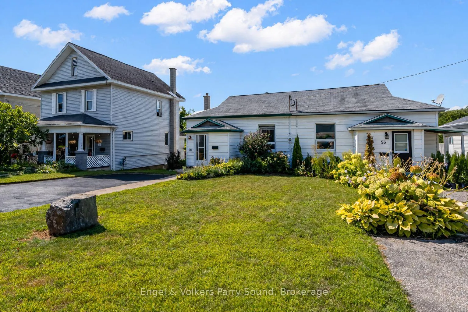 Photo 2 of 54 River Street, Parry Sound — HOMEH