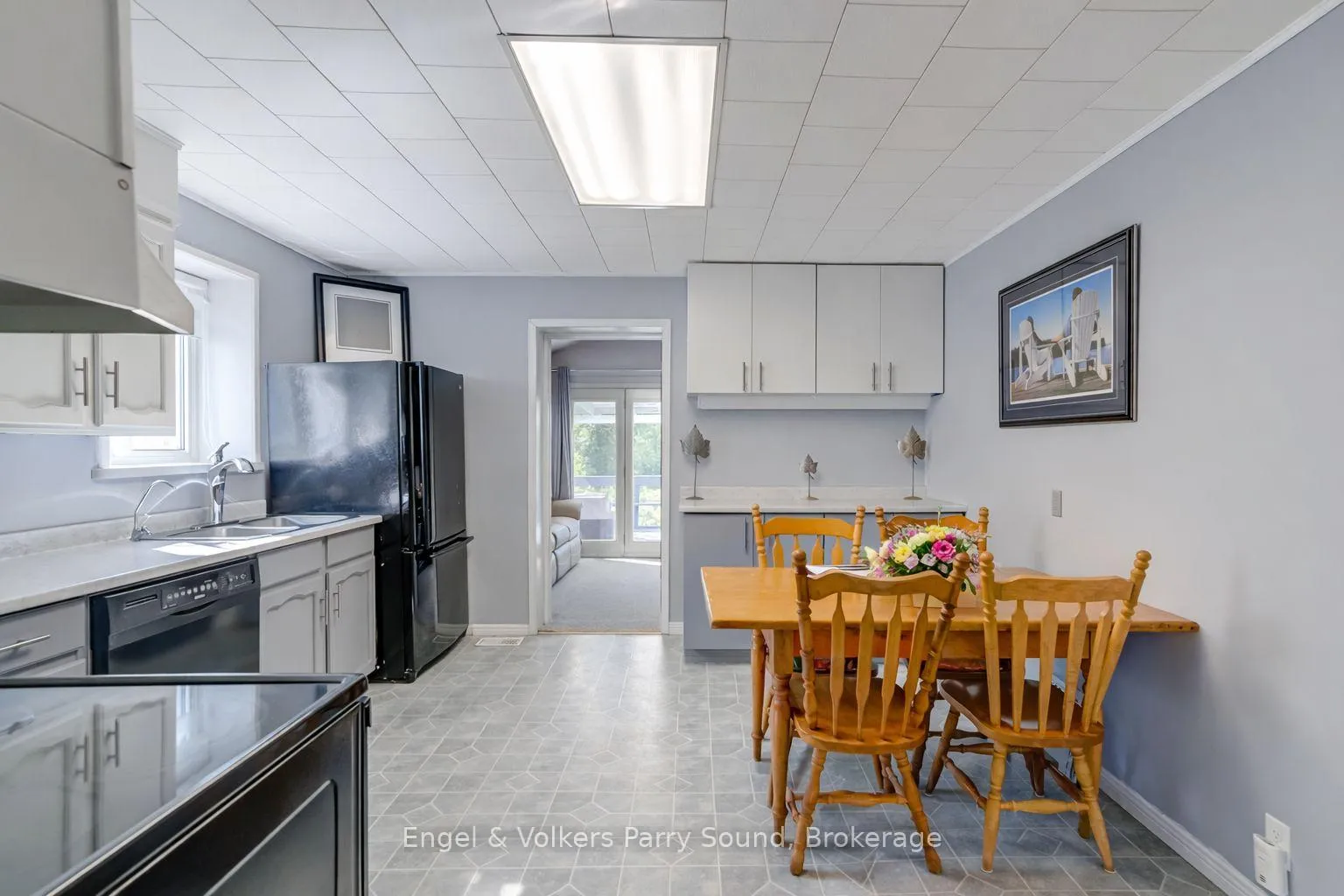 Photo 10 of 54 River Street, Parry Sound — HOMEH